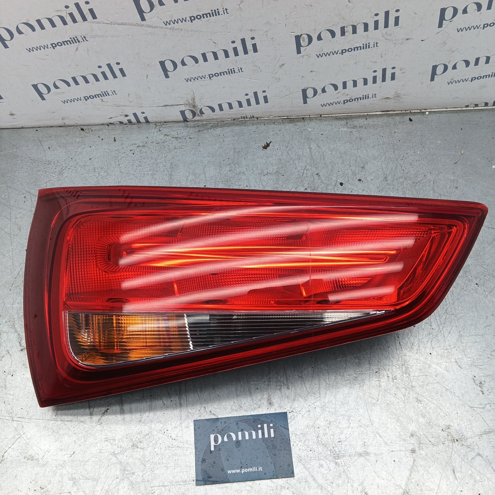 Pomili Fanaleria Fanale posteriore destro Audi A1 8X0945094D usato