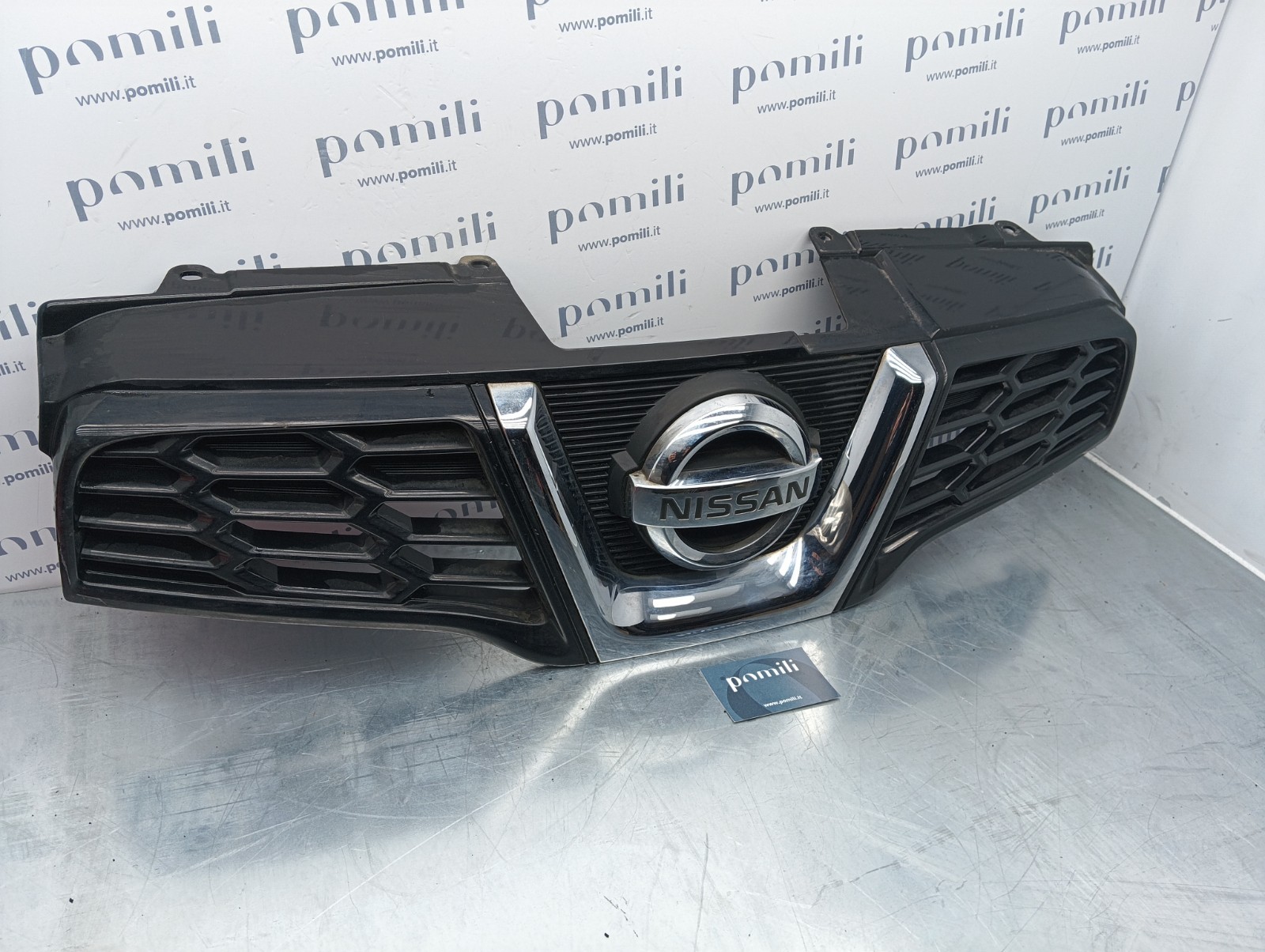 Pomili Lamierati esterni Griglia frontale Nissan Qashqai 62310-BR00A usata
