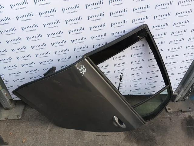 Pomili Lamierati esterni Portiera posteriore sinistra Volkswagen Golf VI usata
