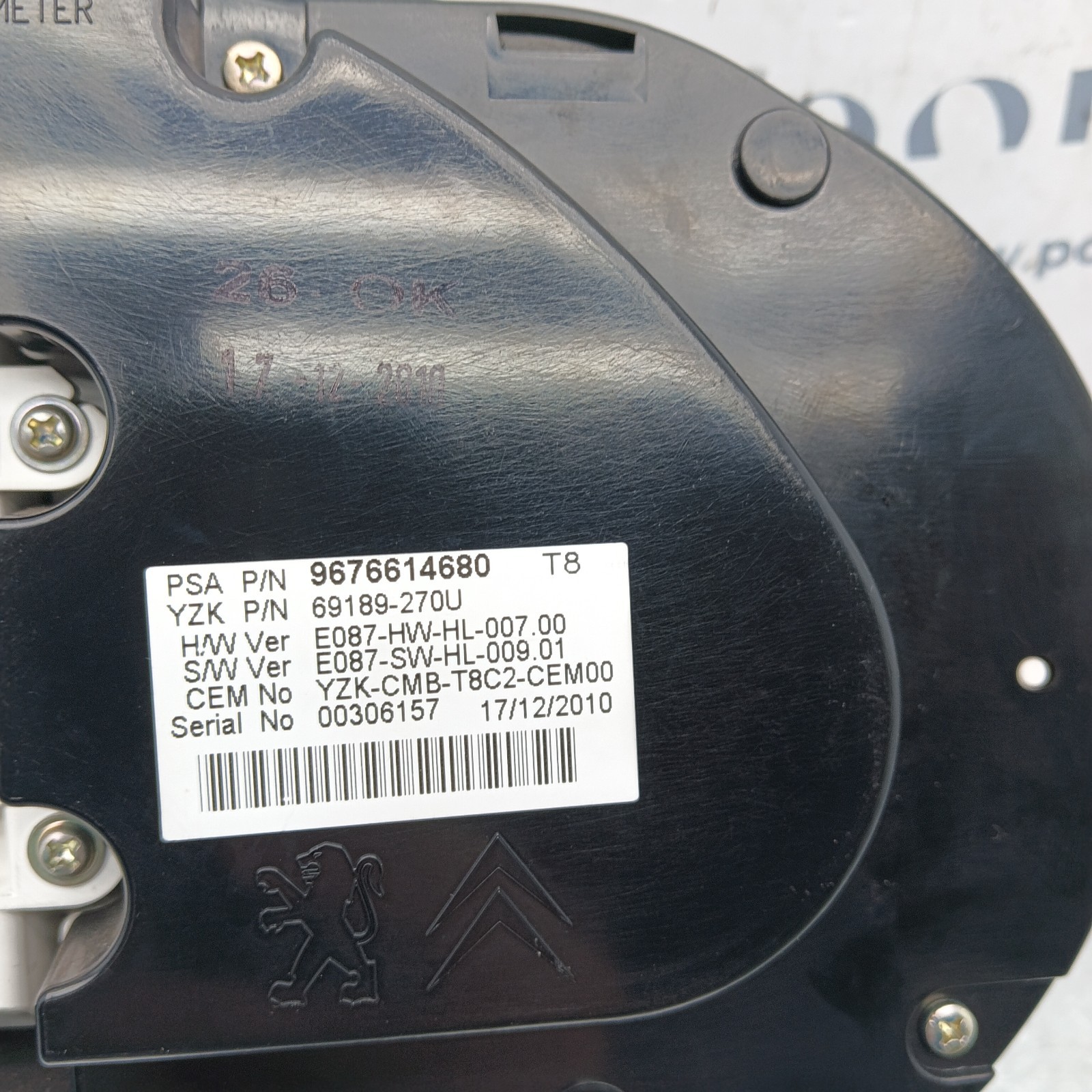 Pomili Rivestimenti interni e parti interne Peugeot 5008 1 serie quadro strumenti usato