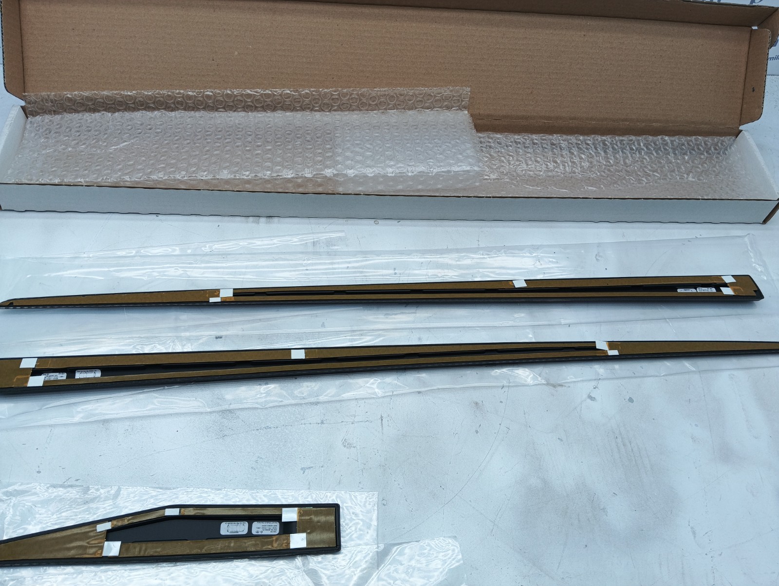 Pomili Lamierati esterni Set modanature laterali PW156-0D005-CN fibra di carbonio