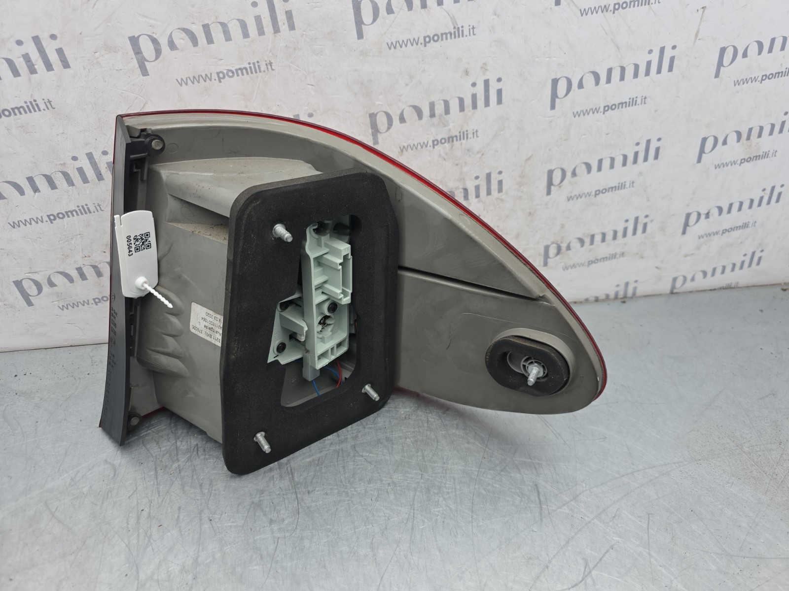 Pomili Fanaleria Fanale posteriore sinistro Mercedes-Benz Classe E S211 fanale usato