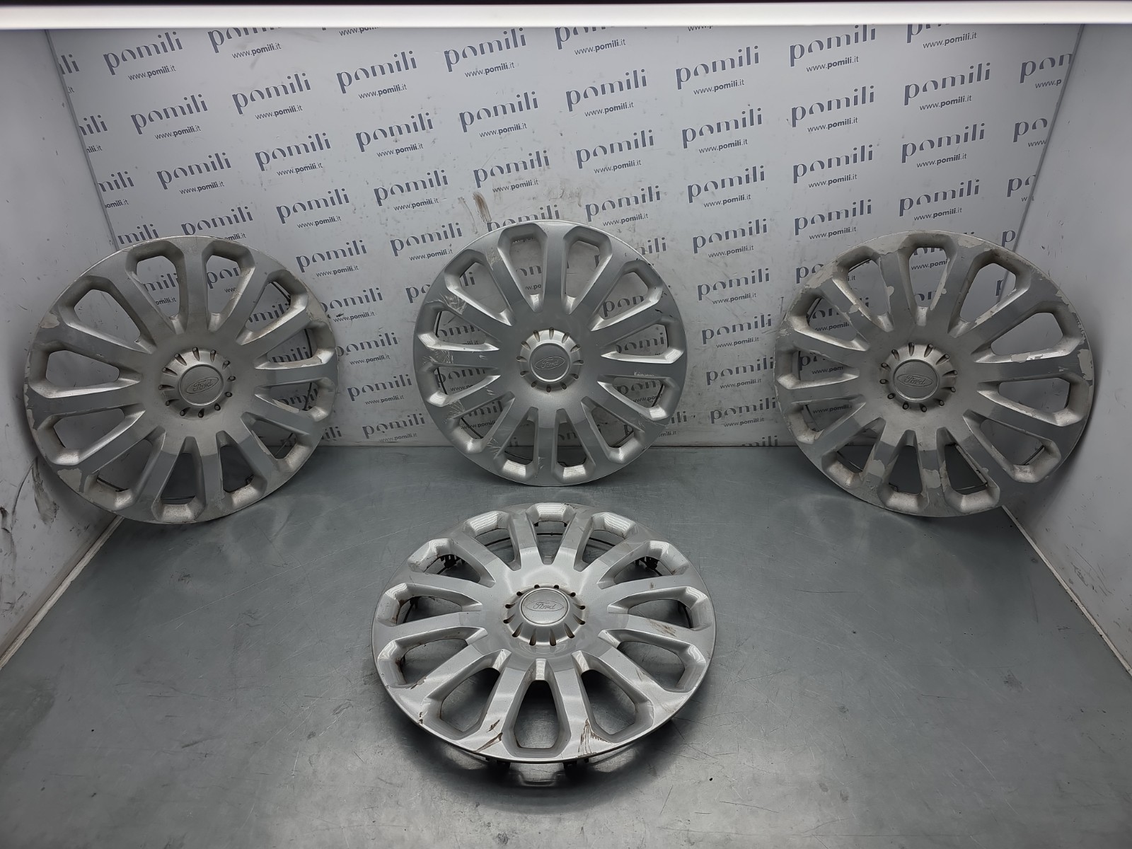 Pomili Altro auto borchie coprimozzo Ford R15 set 4 usate