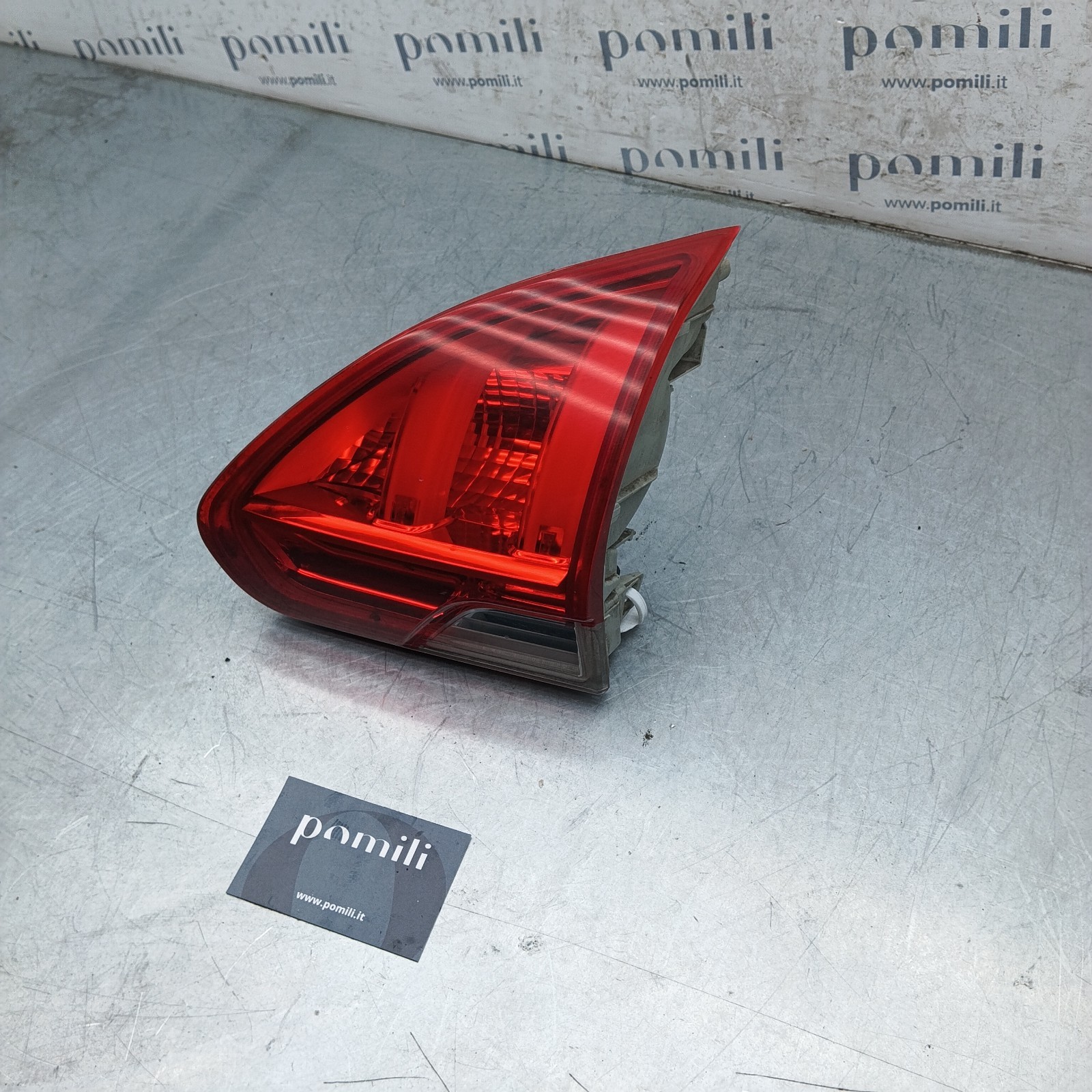 Pomili Fanaleria Fanale posteriore portellone Peugeot 2008 destro 9678074580 usato