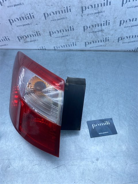 Pomili Fanaleria Ford Focus CB8 fanale posteriore sinistro