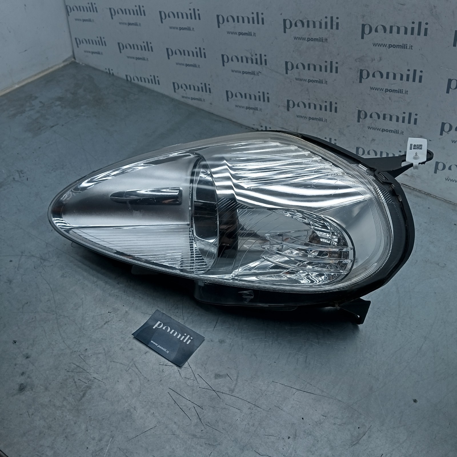 Pomili Fanaleria Faro anteriore sinistro Fiat Grande Punto / Punto Evo (199) 086611164L usato