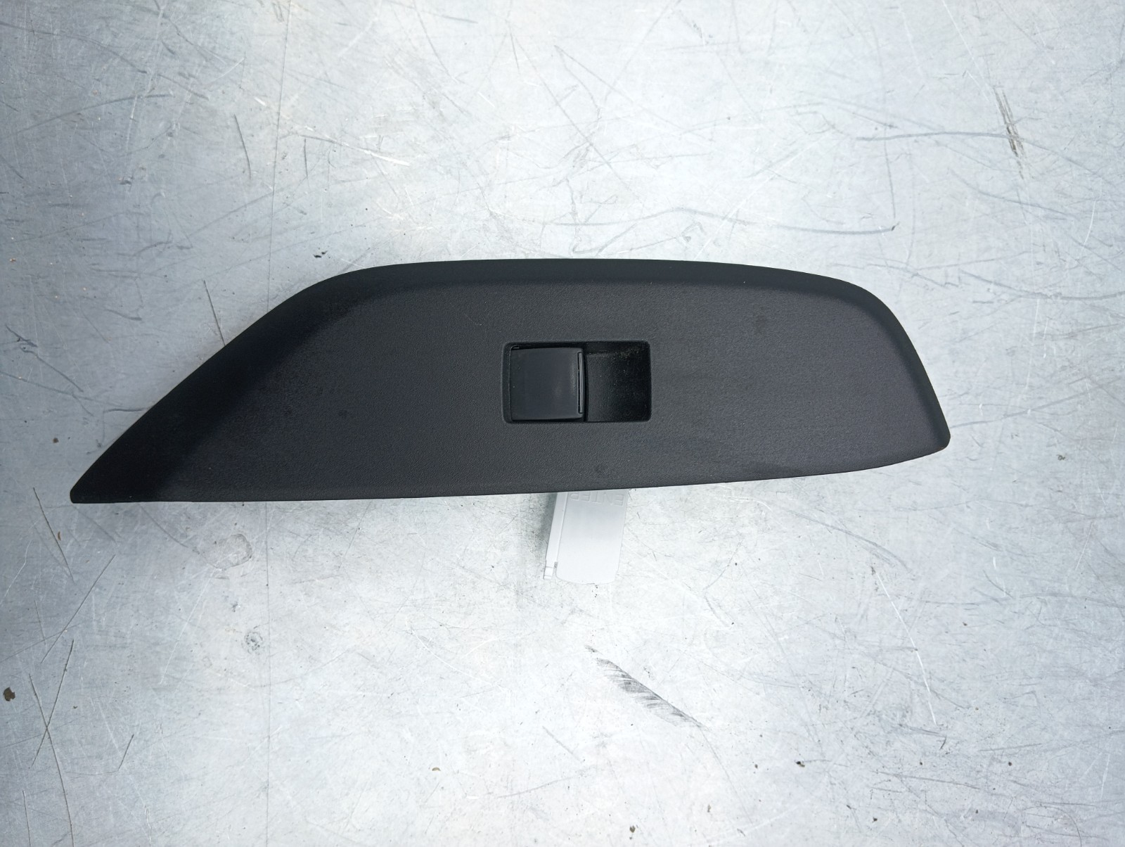 Pomili Rivestimenti interni e parti interne Pulsantiera anteriore destra Toyota Yaris 4 (2020-2026) 74231-K0080 pulsantiera usata