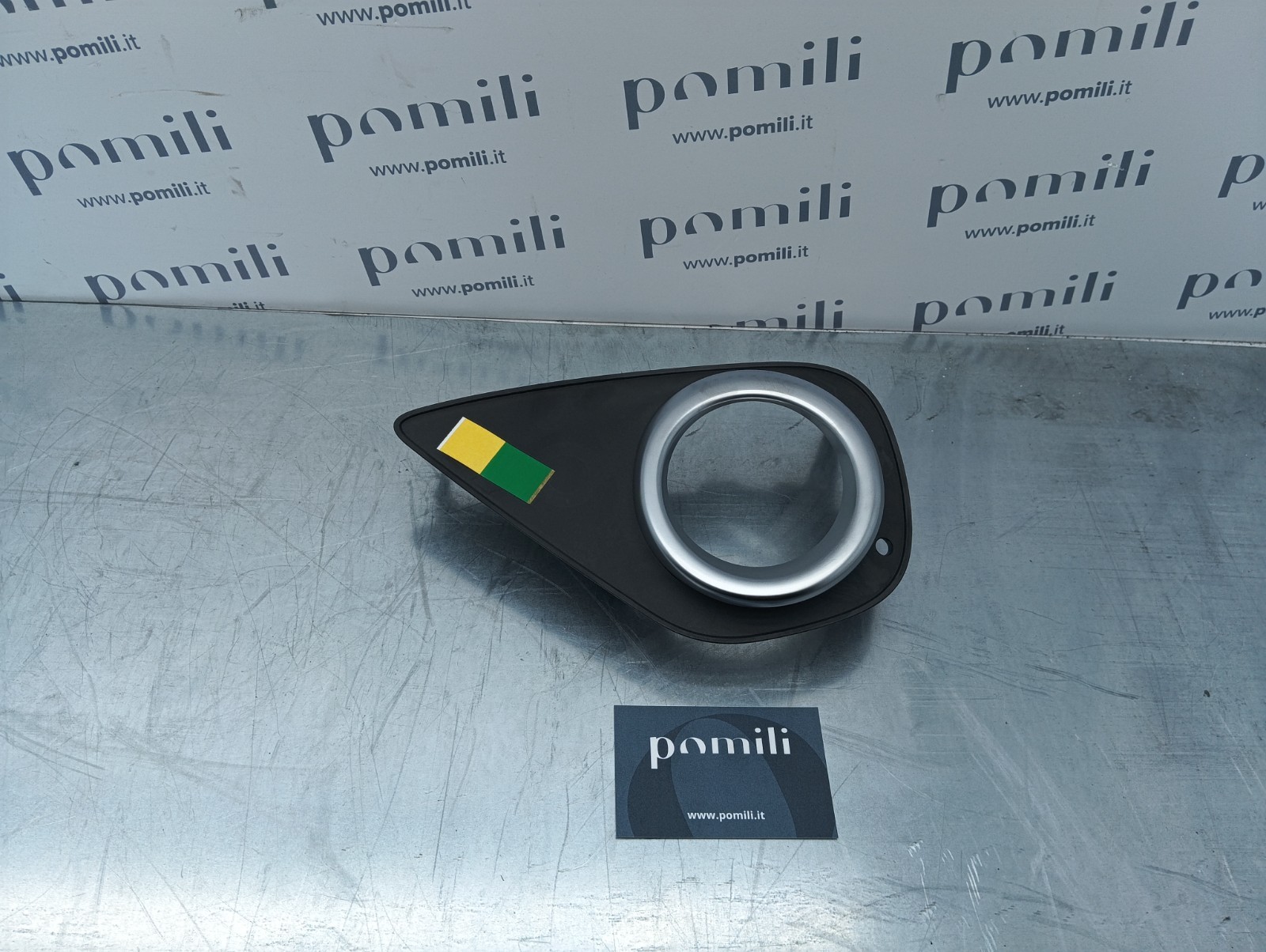 Pomili Fanaleria Cover fendinebbia anteriore sinistro Toyota Yaris 2014-17 52040-0D060 nuova