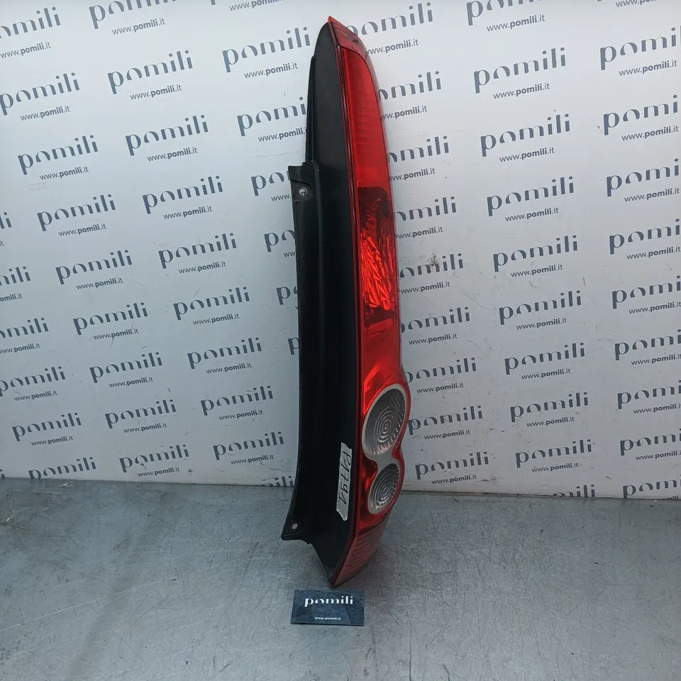 Pomili Fanaleria fanale posteriore destro Ford Fiesta V 6S61-13404-A usato
