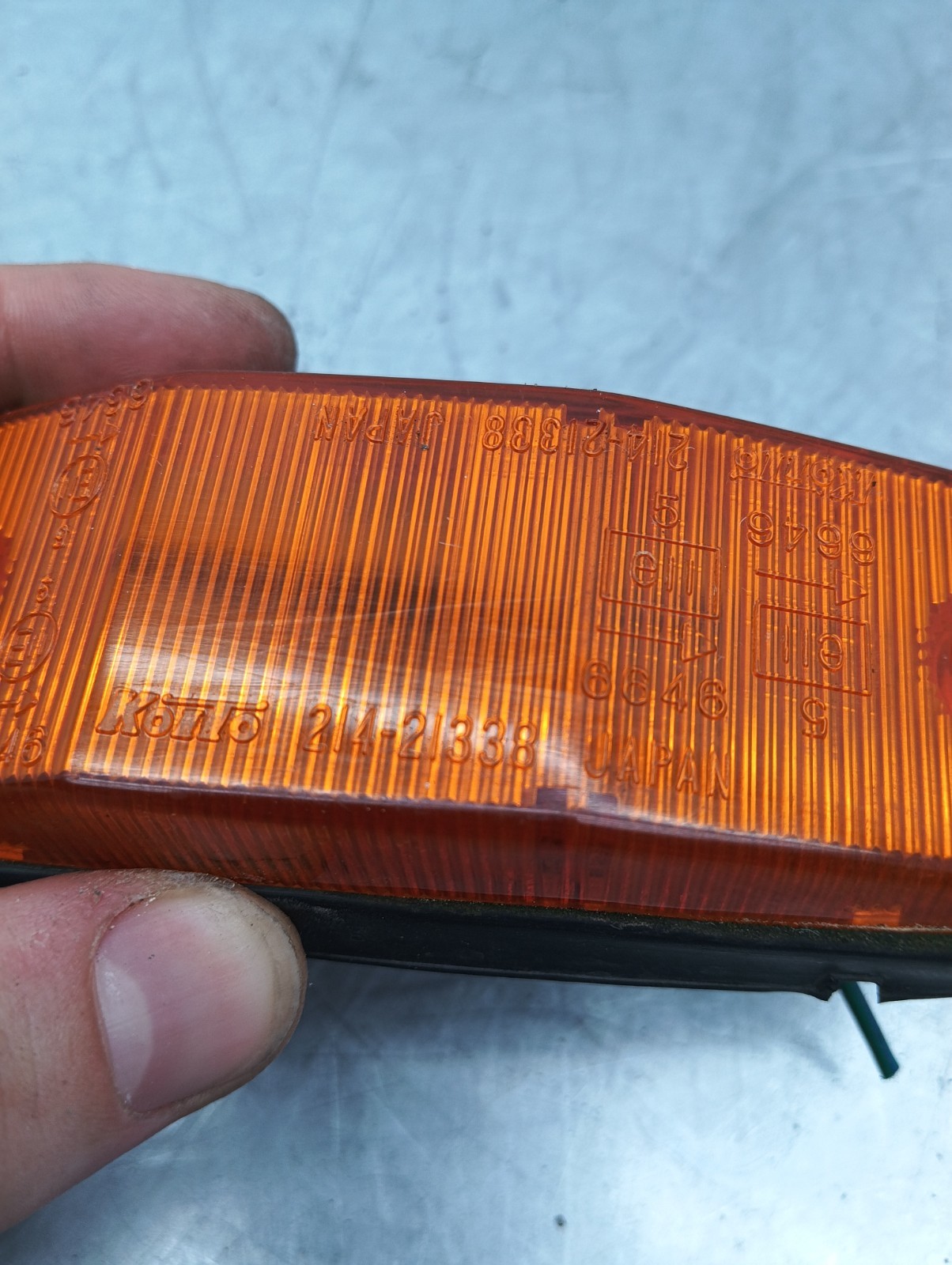 Pomili Fanaleria coppia frecce parafango Isuzu Trooper 214-21338 usate