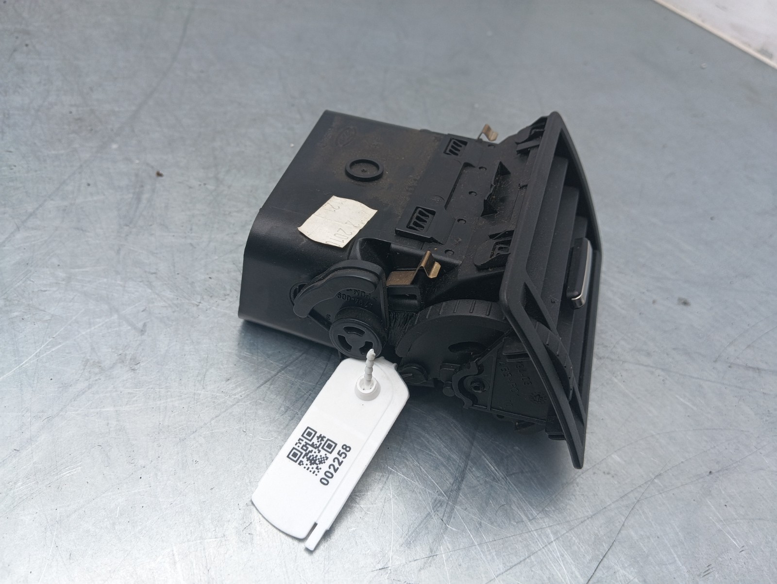 Pomili Climatizzazione Bocchetta aria Ford Kuga 3M51-R018B09 sinistra usata