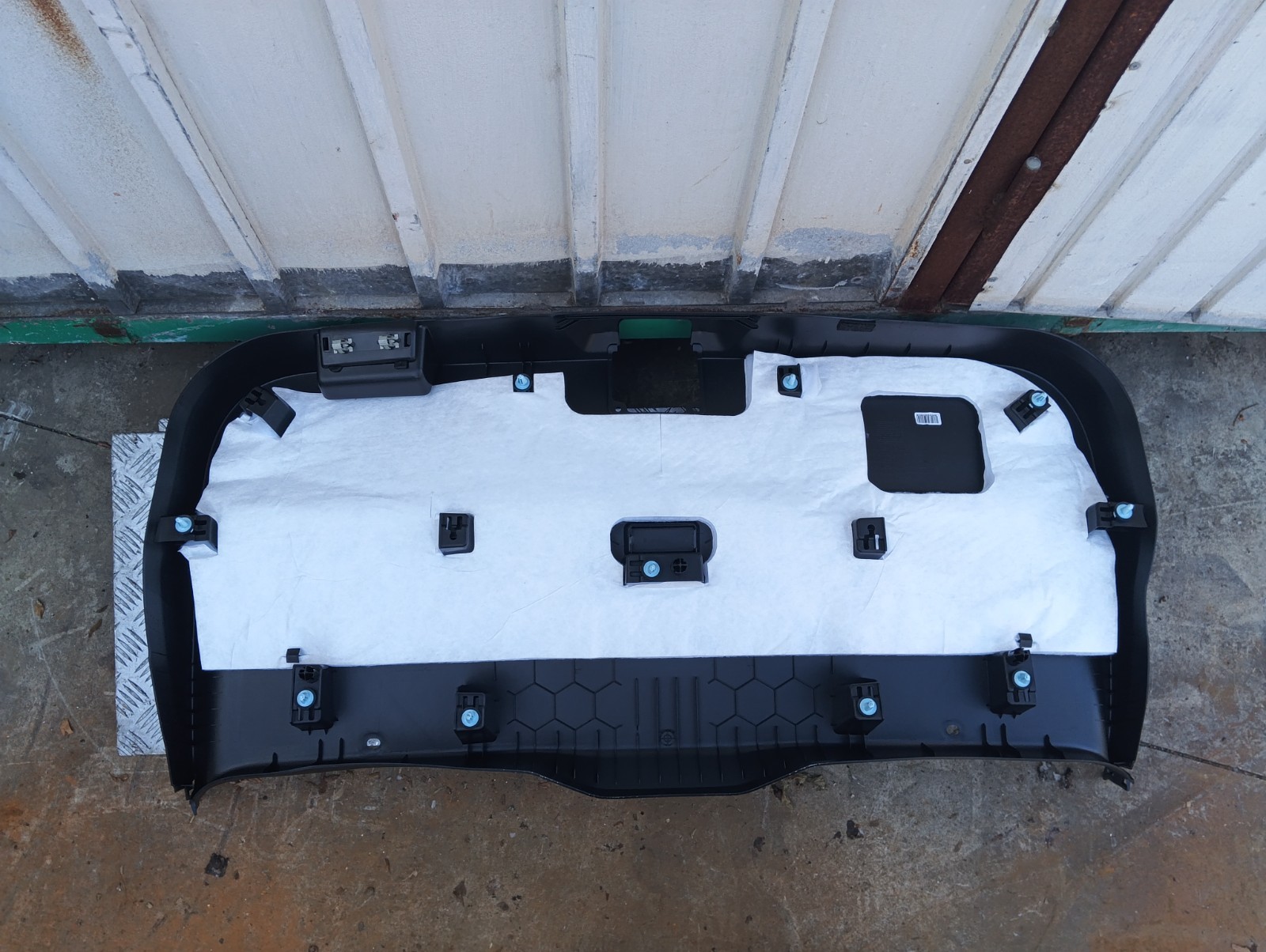 Pomili Rivestimenti interni e parti interne MV4B-S42906 cover portellone Kuga III dal 2020