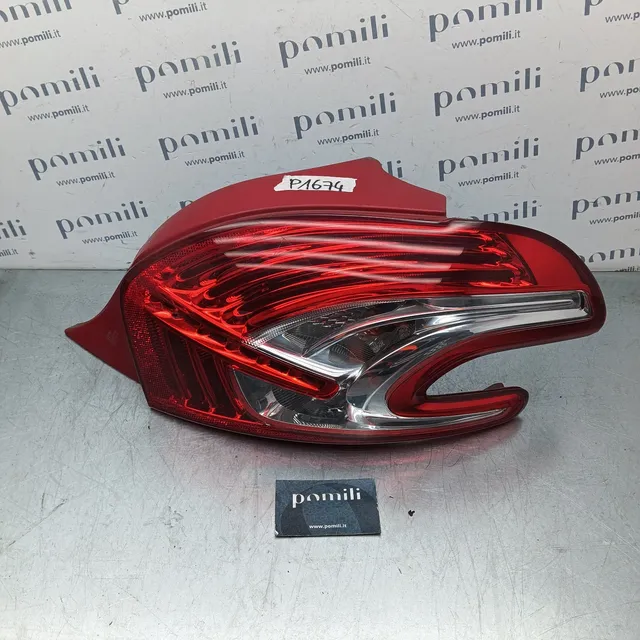 Pomili Fanaleria Peugeot 208 fanale posteriore destro usato 9672628380-03