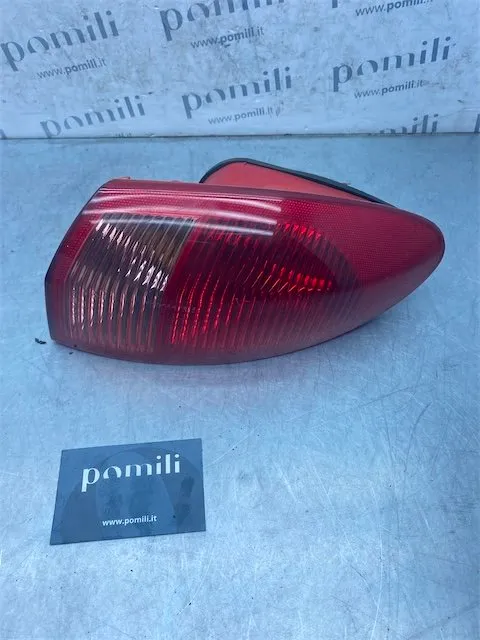 Pomili Fanaleria Alfa Romeo 147 W8 fanale posteriore esterno destro