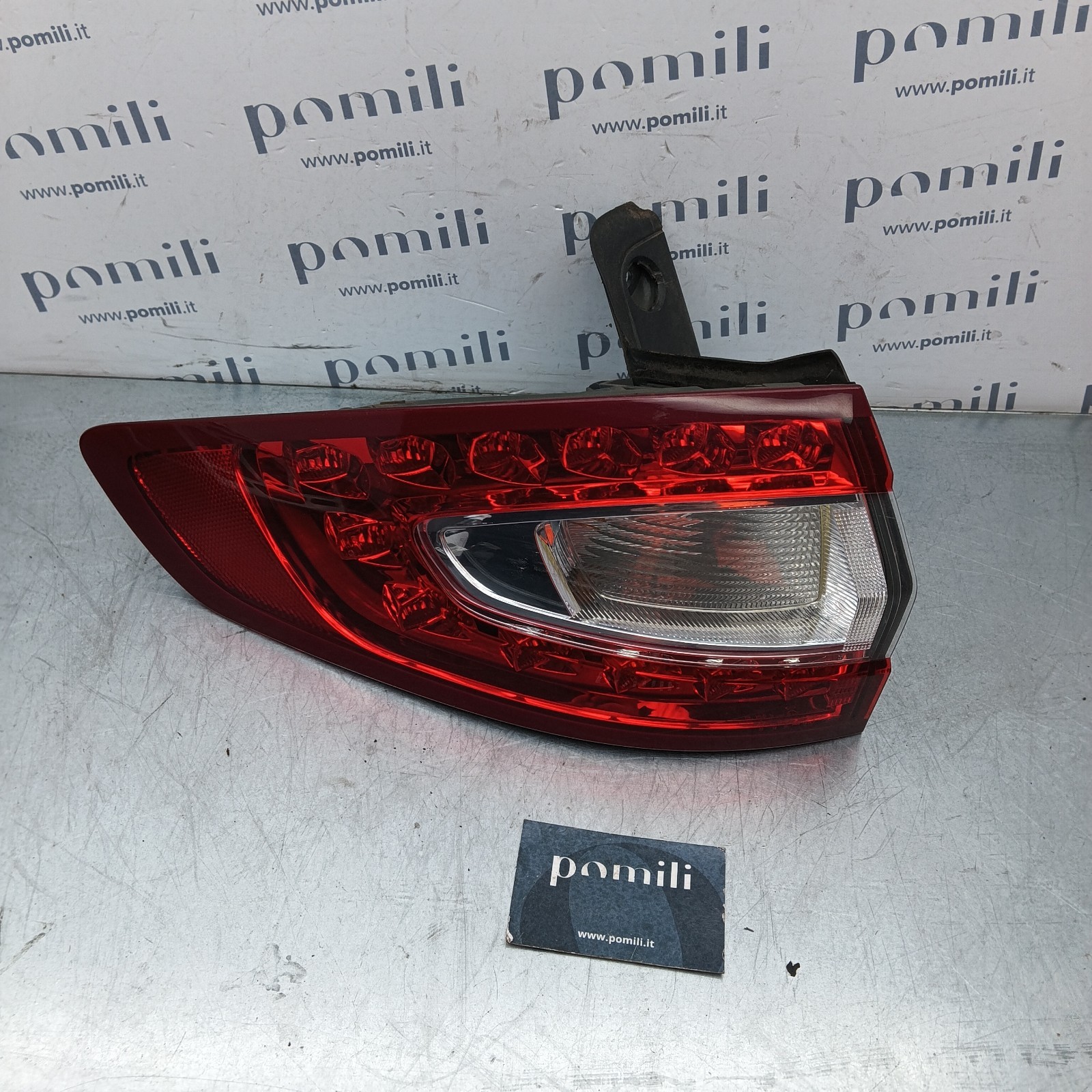 Pomili Fanaleria Fanale posteriore sinistro Ford Mondeo Turnier (2014-24) 21050103 usato