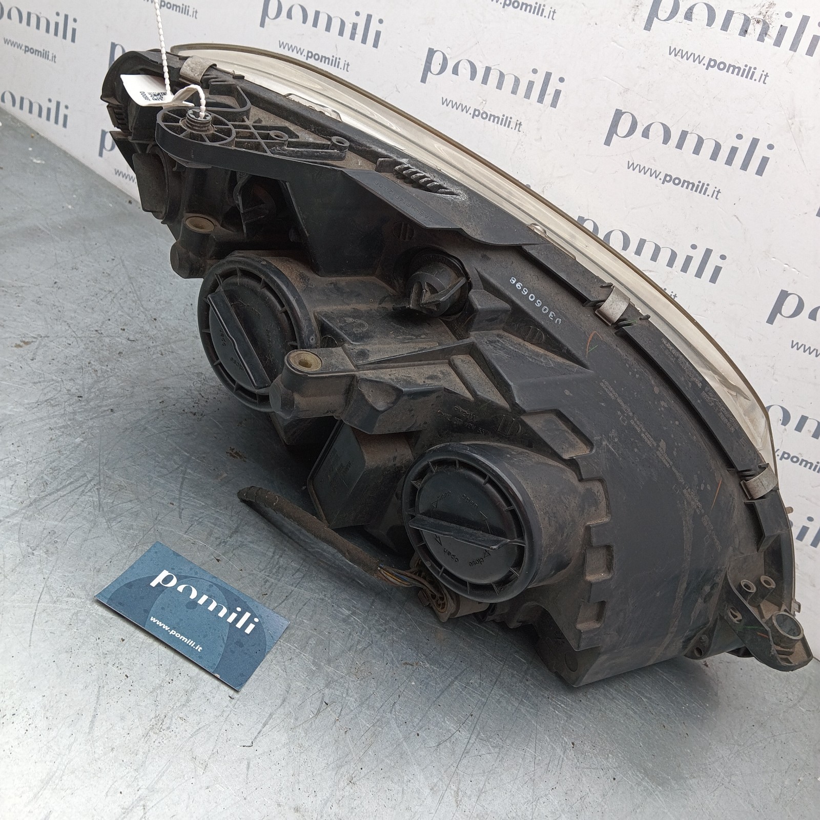 Pomili Fanaleria Mercedes-Benz Classe C W204 faro anteriore sinistro usato