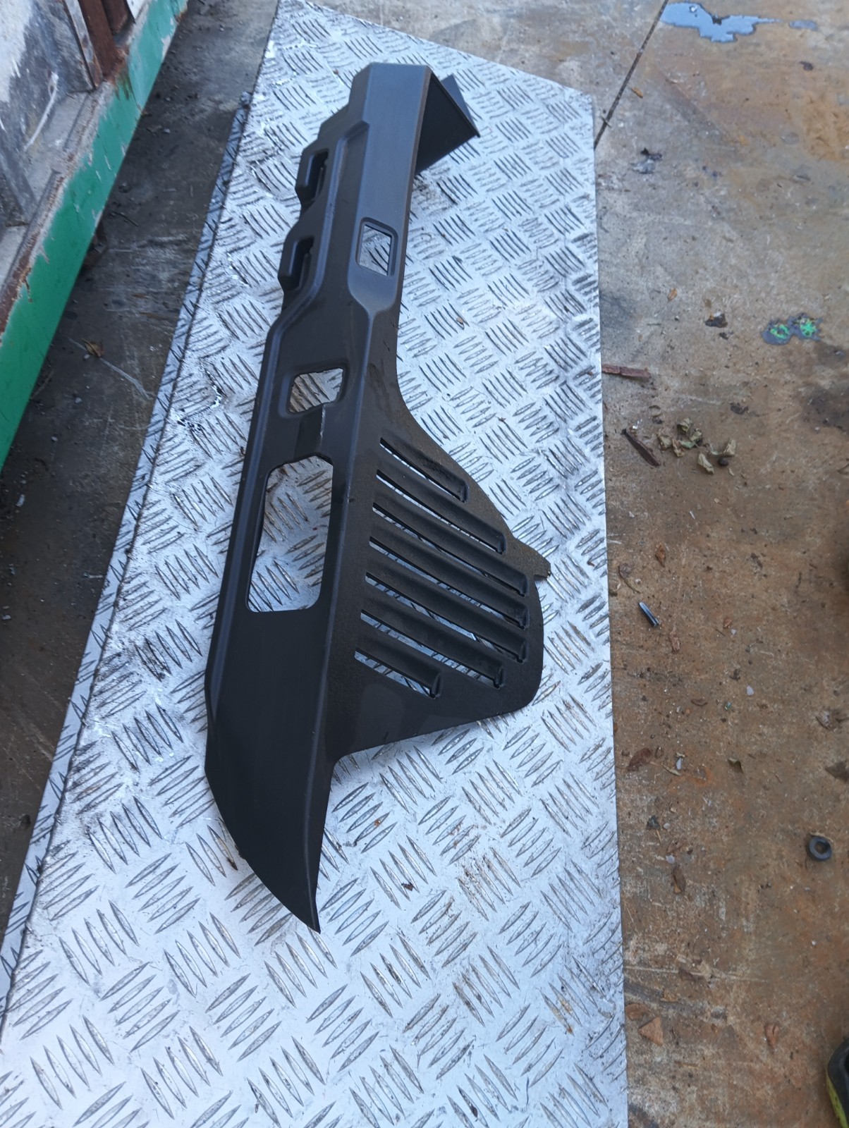 Pomili Rivestimenti interni e parti interne Rivestimento interno SX portabagagli Jaguar F-Pace 2016-20 HK83-31013-AC usato
