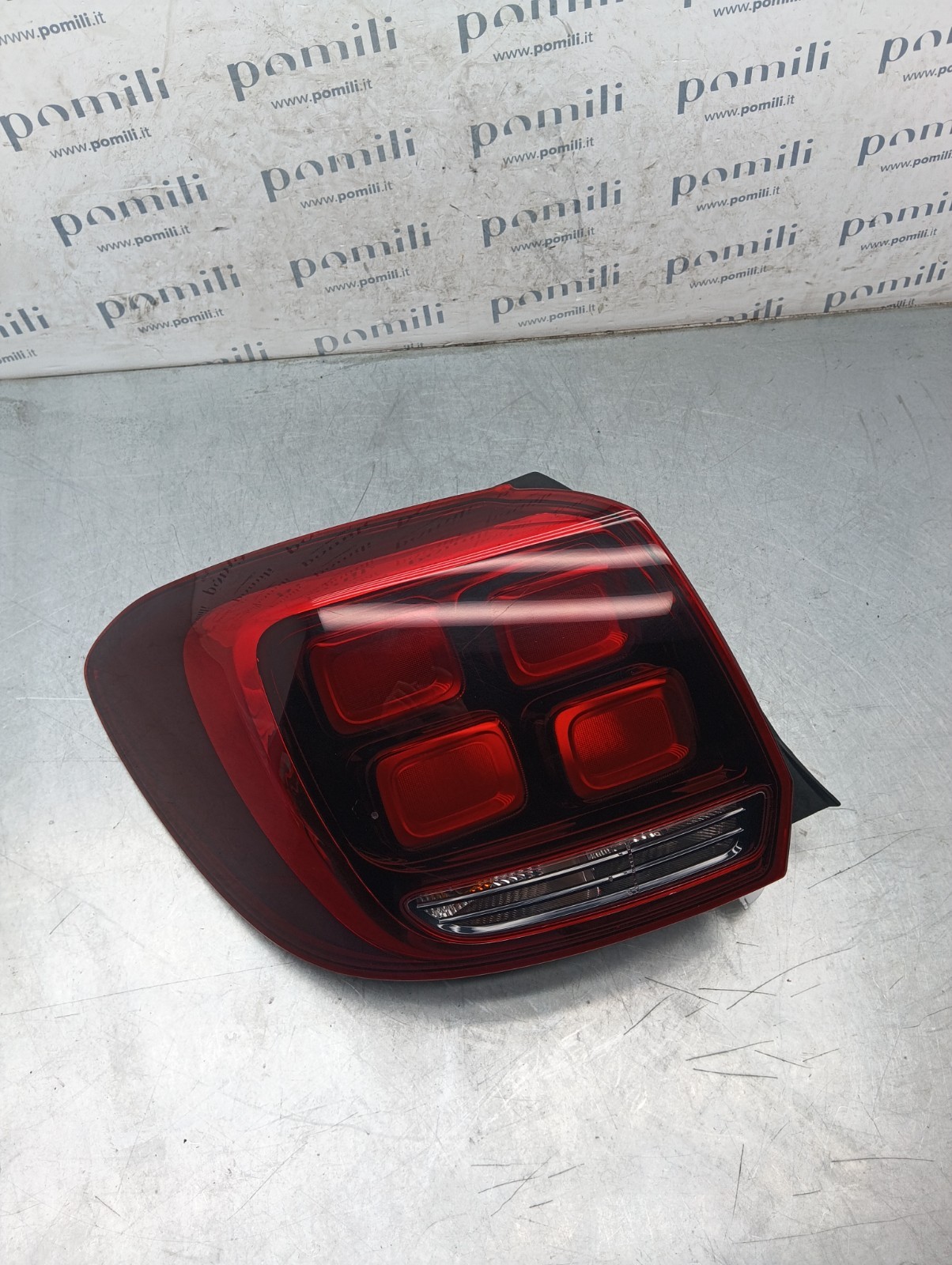 Pomili Fanaleria Dacia Sandero II fanale posteriore sinistro usato