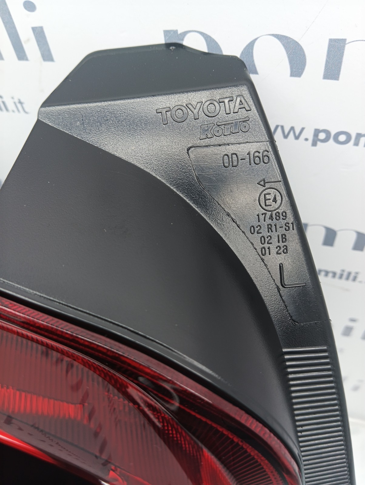 Pomili Fanaleria Yaris 81561-0D600 fanale posteriore sinistro