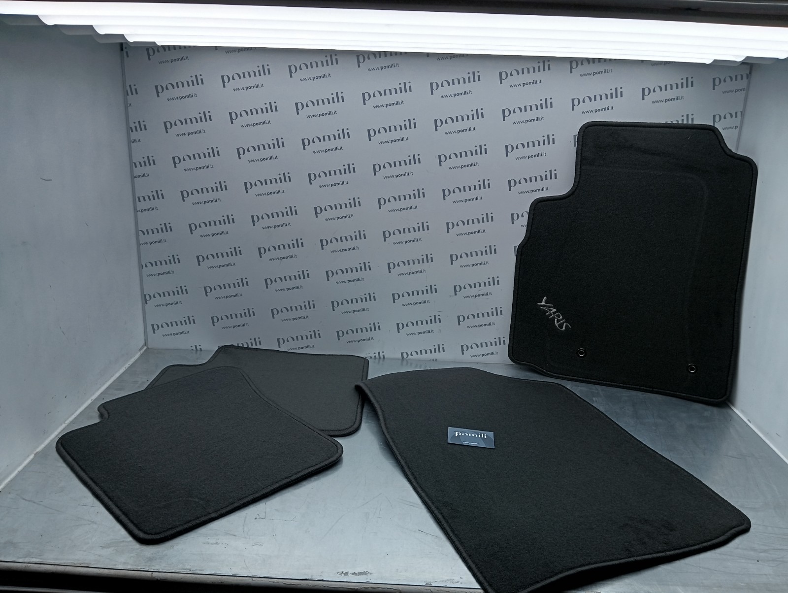 Pomili Rivestimenti interni Set tappetini Toyota Yaris 1999-2005 PZ410-B0354-FB auto
