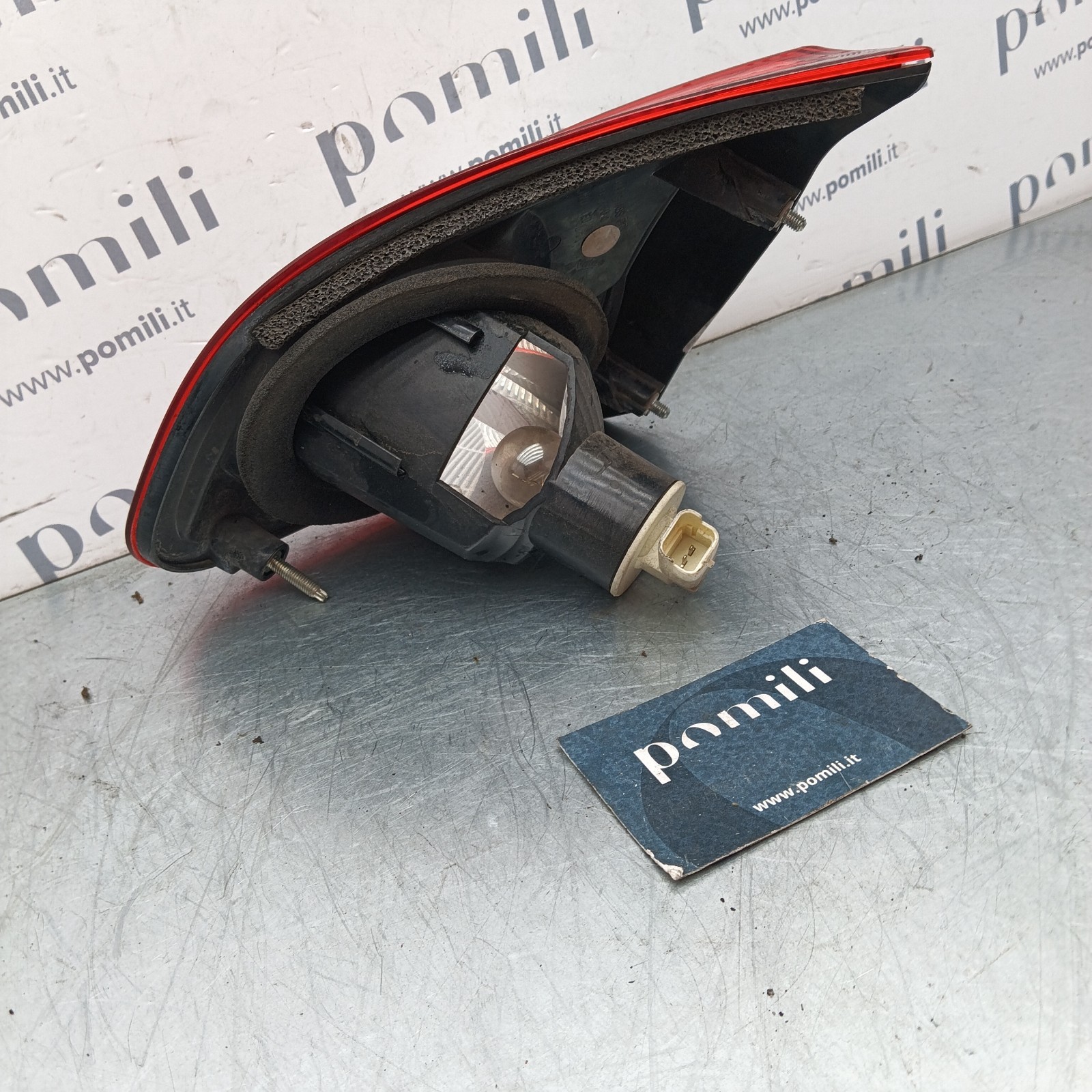 Pomili Fanaleria 89503189 fanale posteriore sinistro portellone Qashqai