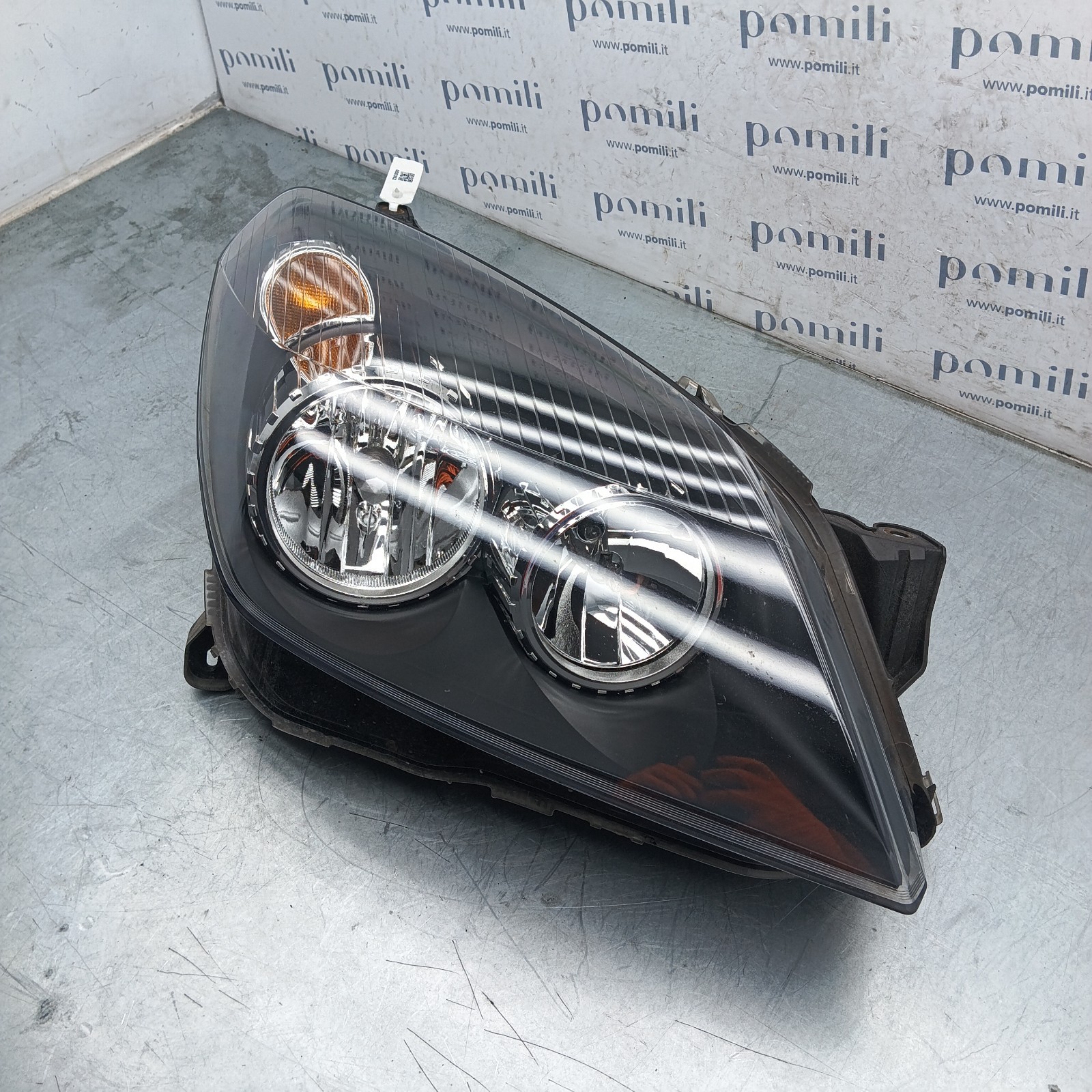 Pomili Fanaleria Opel Astra H faro anteriore destro usato OEM 24451033