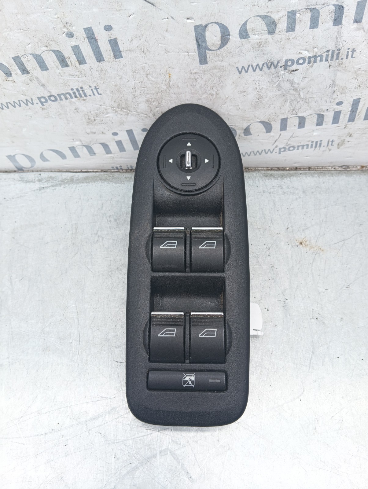 Pomili Rivestimenti interni e parti interne Ford Kuga pulsantiera alzavetri anteriore sinistra usata 8M5T14A132AC