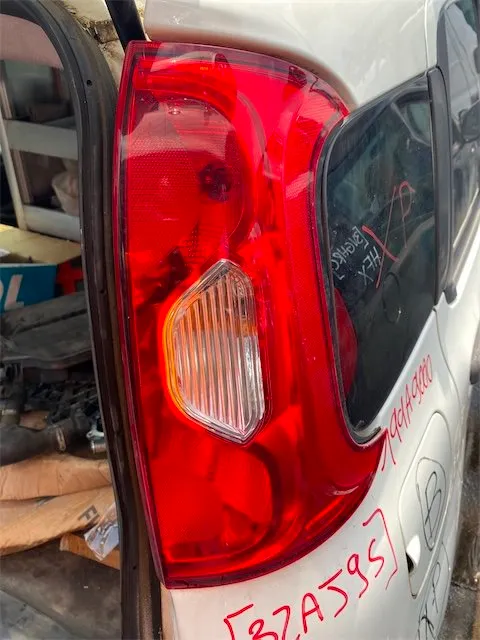 Pomili Fanaleria Fanale posteriore Fiat Panda Van destro 2012-2018