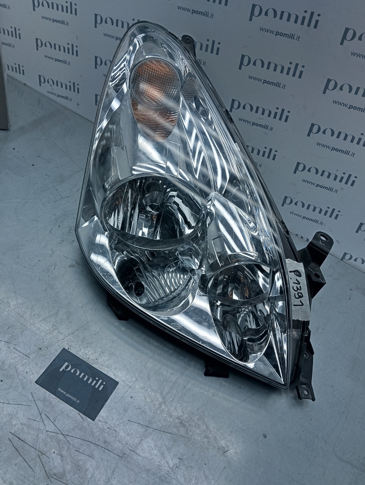 Pomili Fanaleria Toyota Corolla Verso faro anteriore sinistro 7357230400 usato