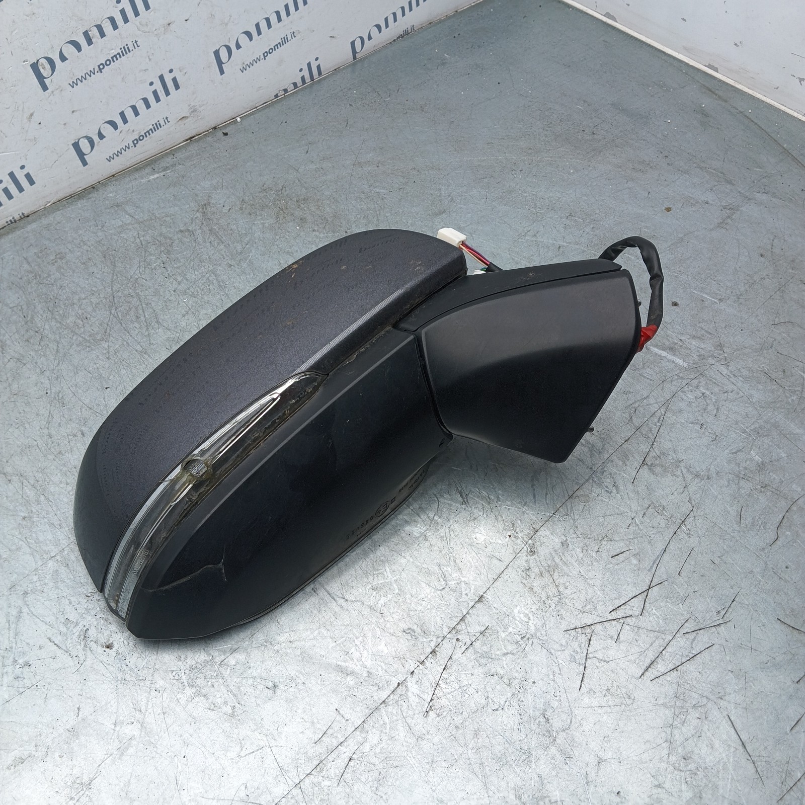 Pomili Cristalli Toyota RAV4 045428 specchietto retrovisore destro danneggiato
