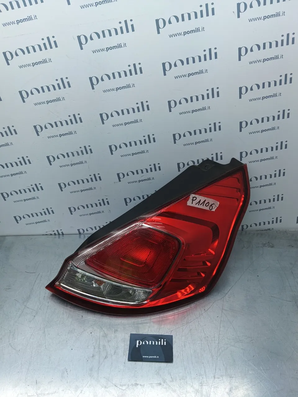 Pomili Fanaleria Ford Fiesta Mk7 hatchback C1BB-13404-A fanale posteriore destro usato