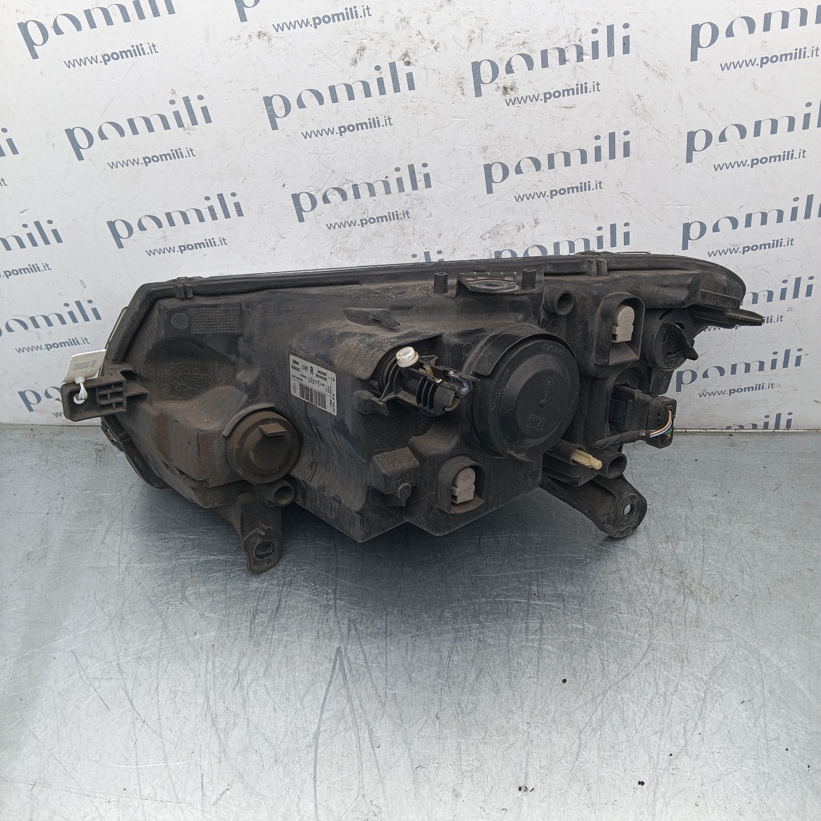 Pomili Fanaleria Dacia Sandero II 260107615R faro anteriore destro usato