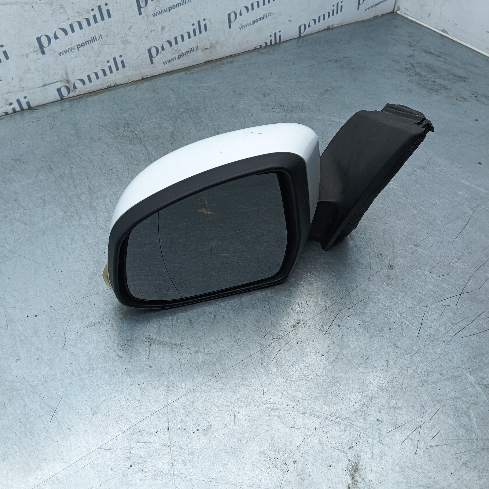 Pomili Cristalli Ford Focus III 212876179 specchietto sinistro 8 pin usato
