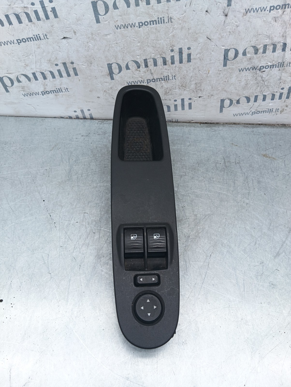 Pomili Rivestimenti interni Pulsantiera alzavetri anteriore sinistra Lancia Ypsilon 735531345 usata
