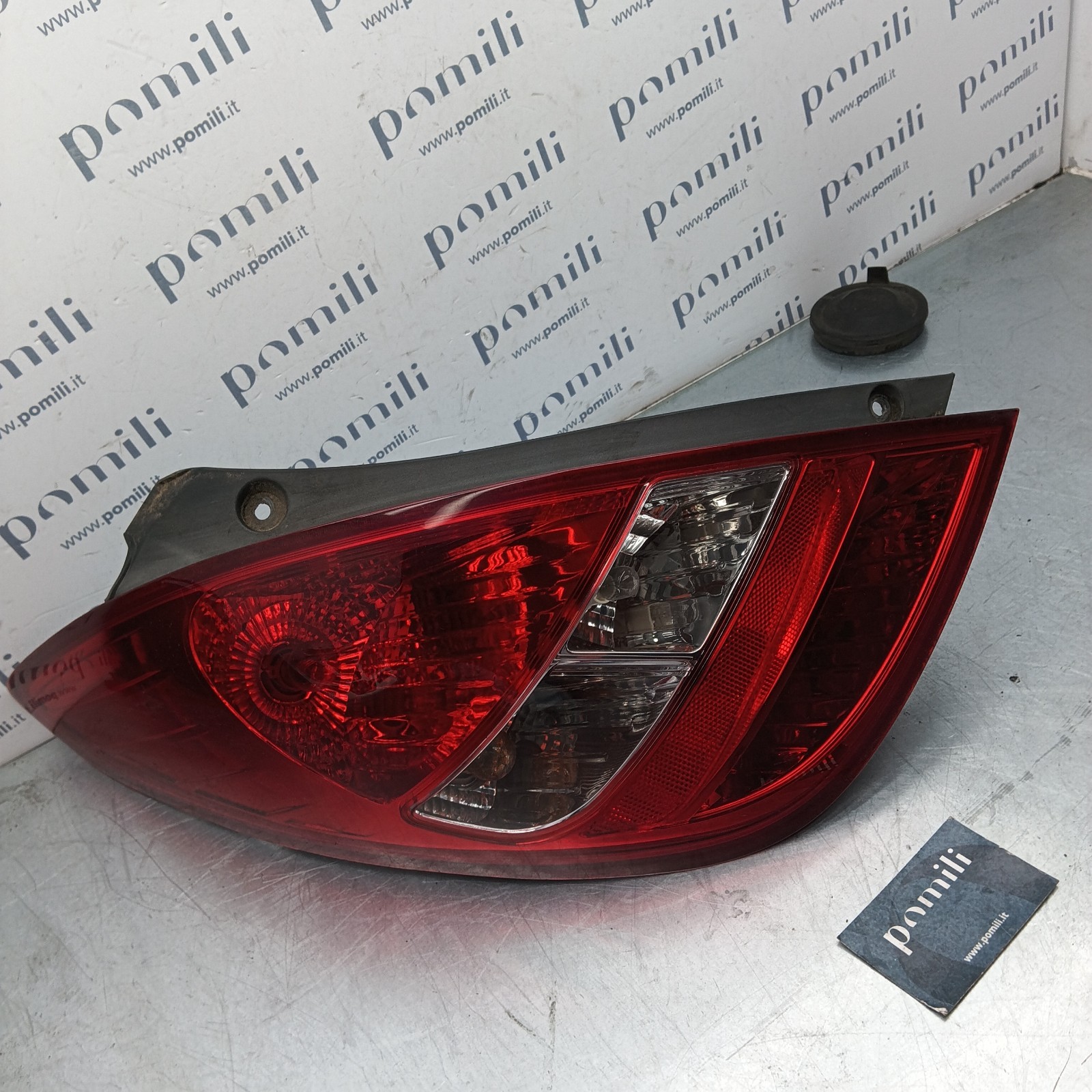 Pomili Fanaleria Fanale posteriore Hyundai i20 sinistro 92401-4P000 usato