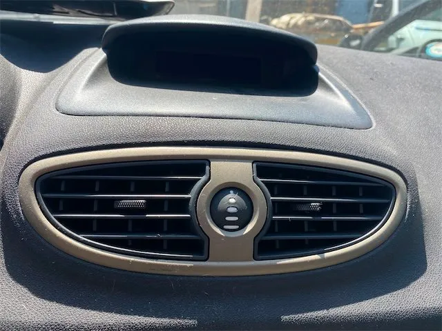 Pomili Climatizzazione Renault Clio III bocchetta aria centrale cruscotto