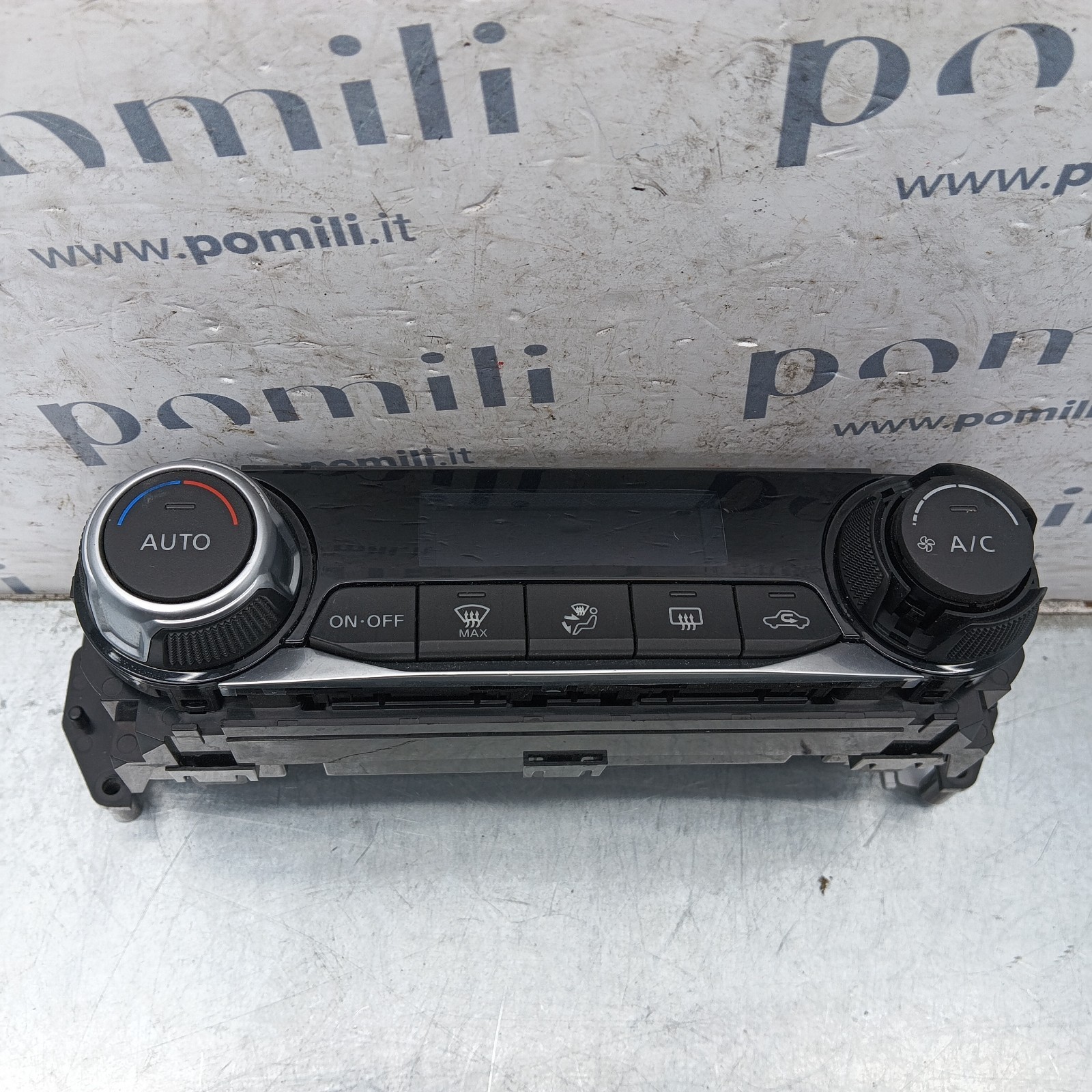 Pomili Climatizzazione Comandi climatizzatore Nissan Micra Qashqai Juke Note 275005FA5A usato
