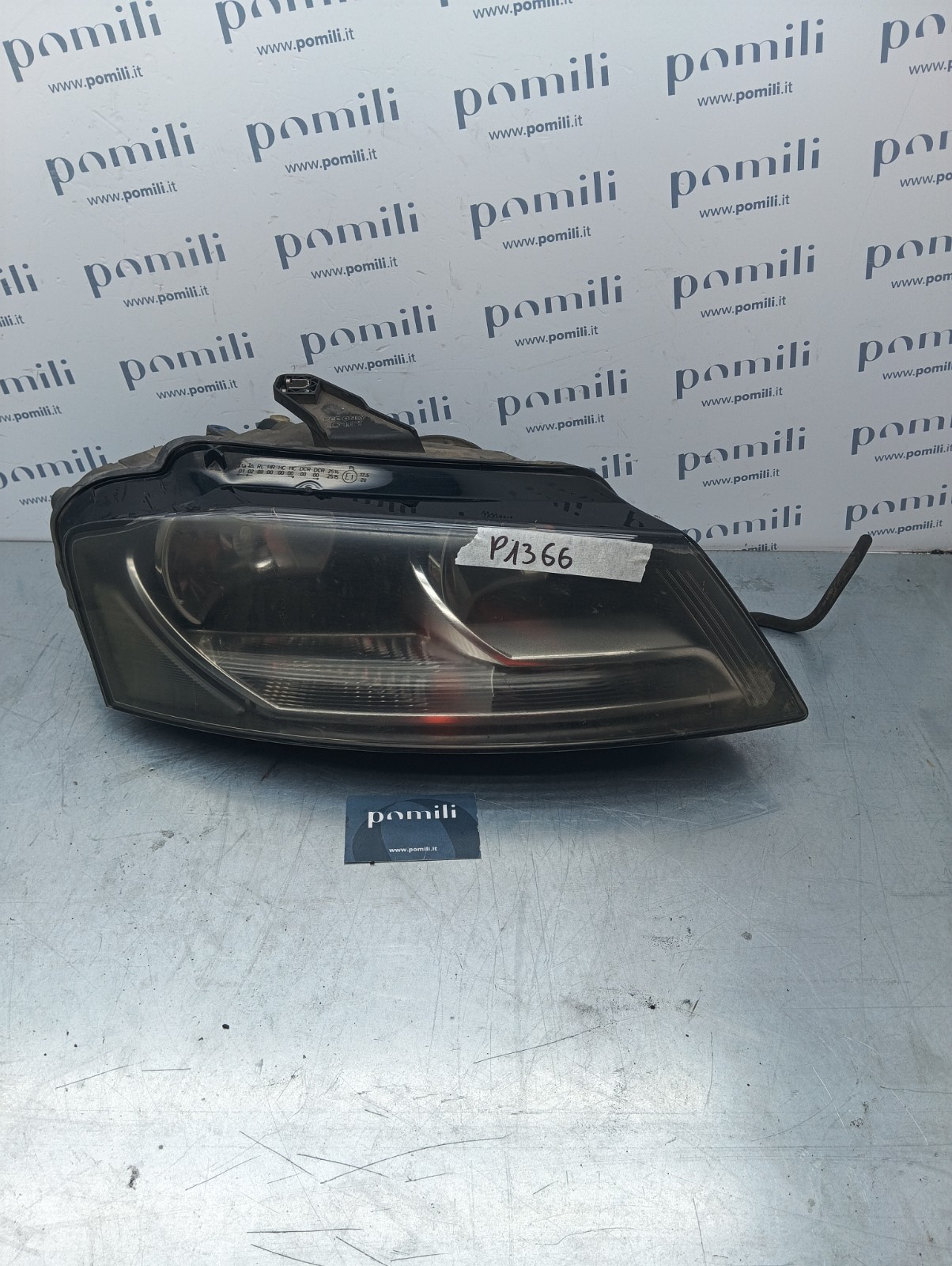 Pomili Fanaleria Audi A3 2008-2012 faro anteriore destro usato