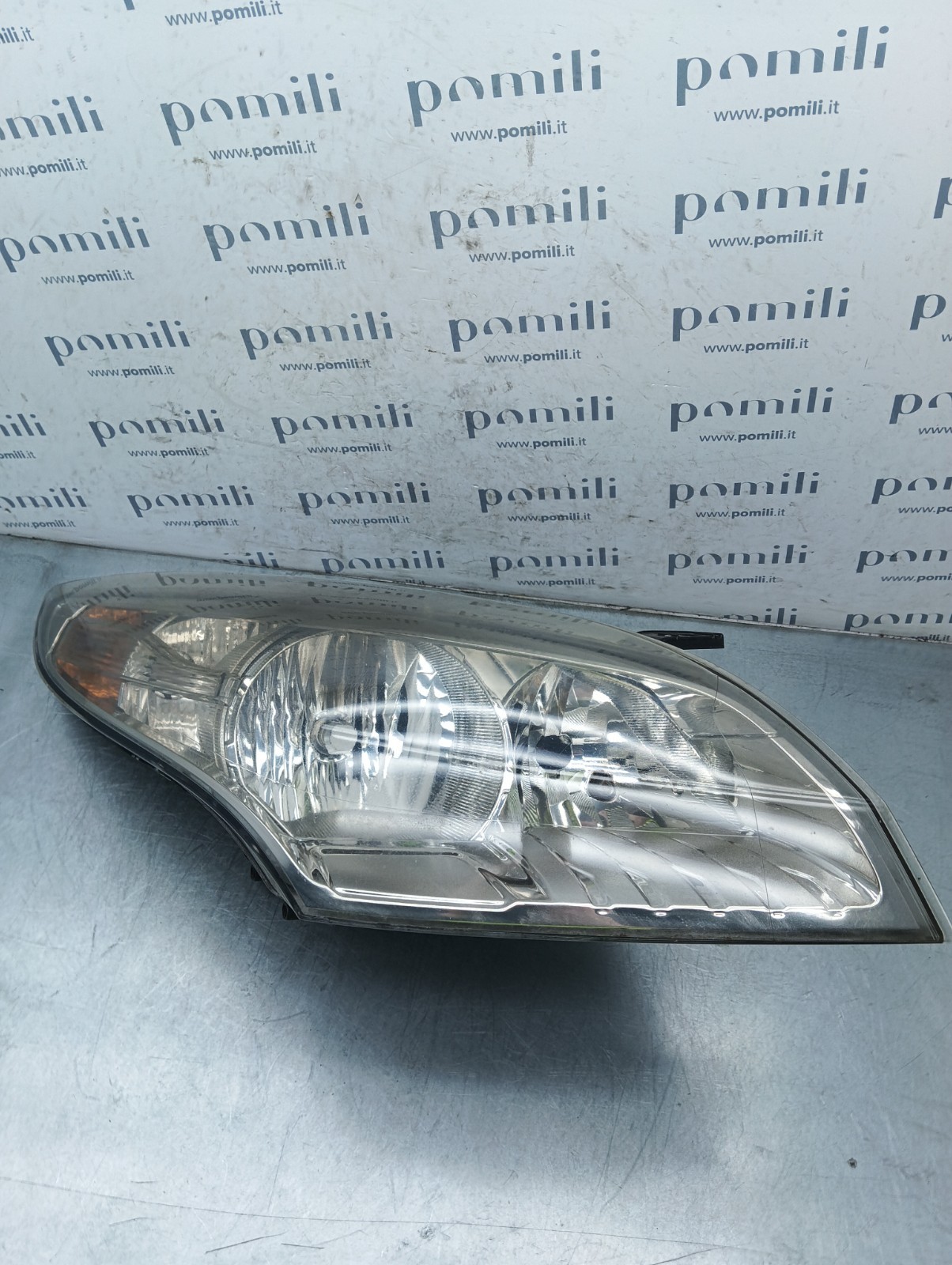 Pomili Fanaleria Renault Megane III faro anteriore destro usato 260100017R