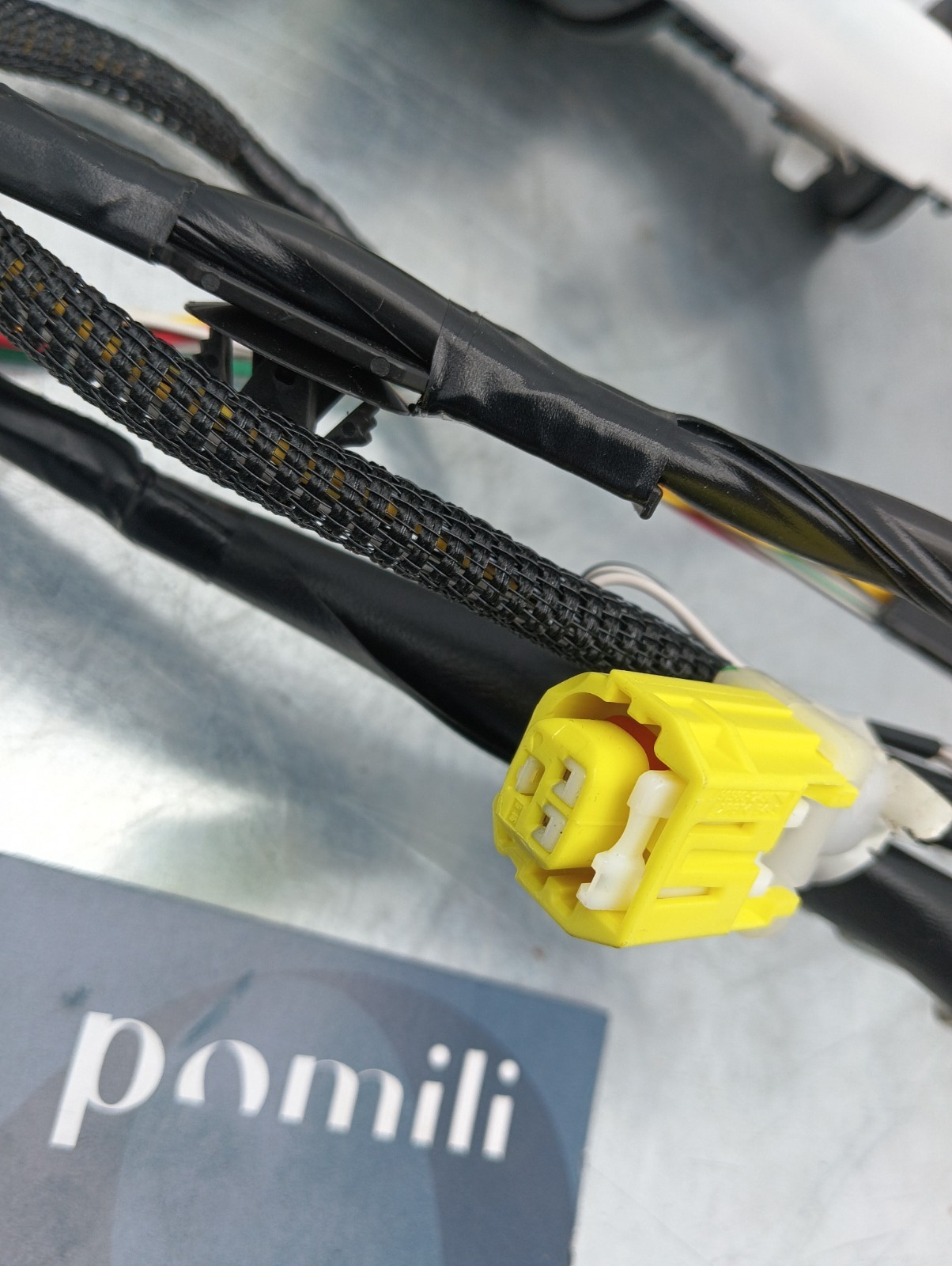 Pomili Motorini avviamento, alternatori, ECU e cavi Toyota Yaris cablaggio porta anteriore destra