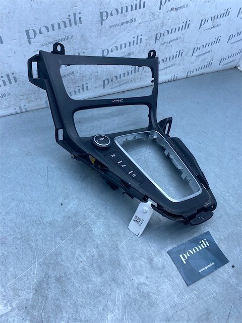 Pomili Cambio e trasmissioni Ford Focus (CEW) (09/14>08/19) mostrina leva cambio