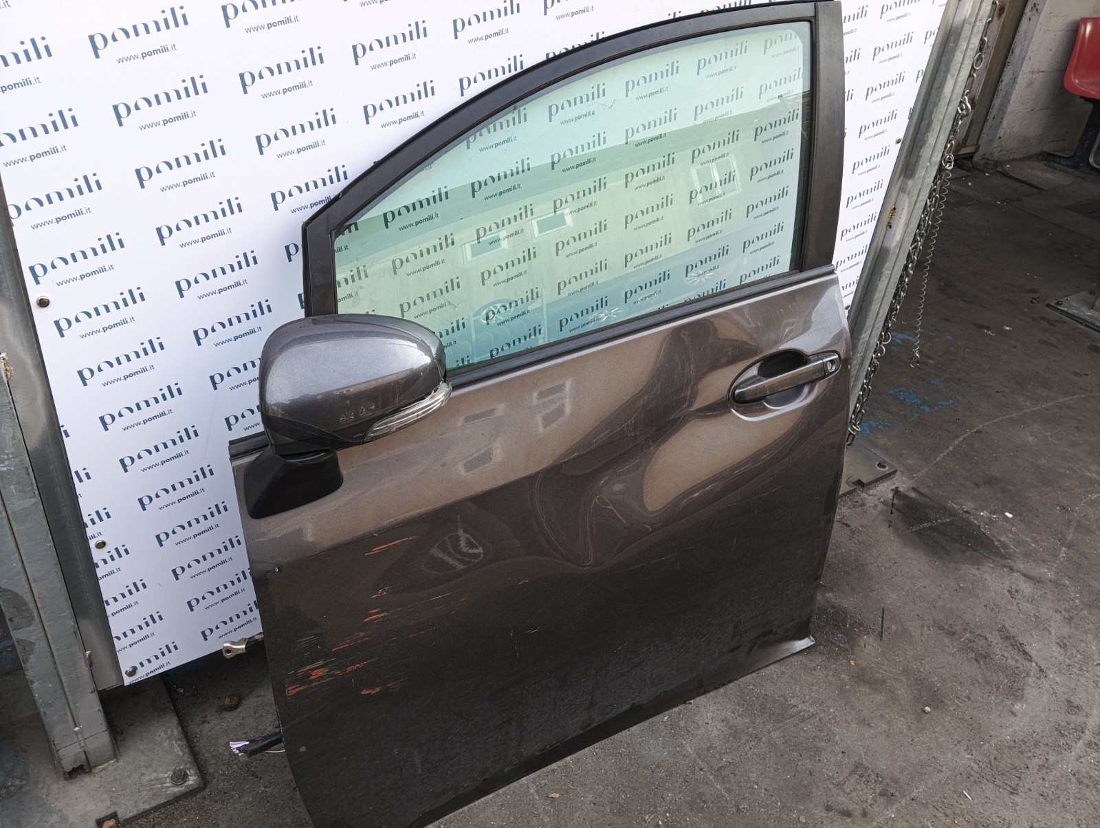 Pomili Lamierati esterni Portiera anteriore sinistra Toyota Verso S 67002-52470 usata