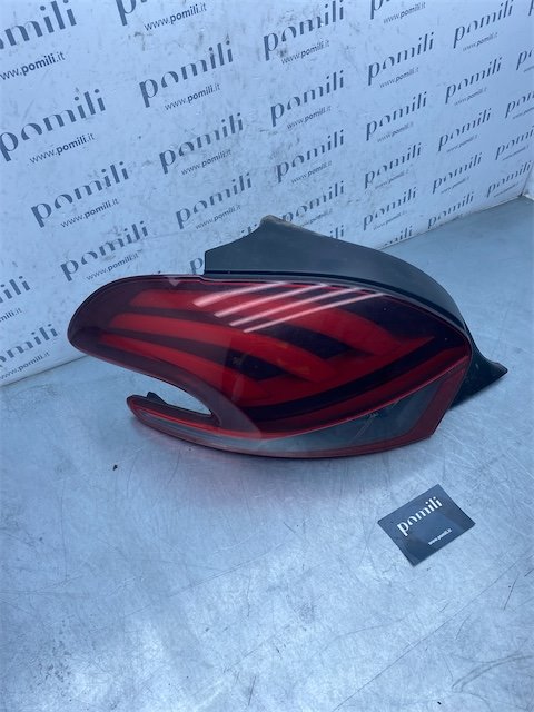 Pomili Fanaleria Peugeot 208 fanale posteriore sinistro
