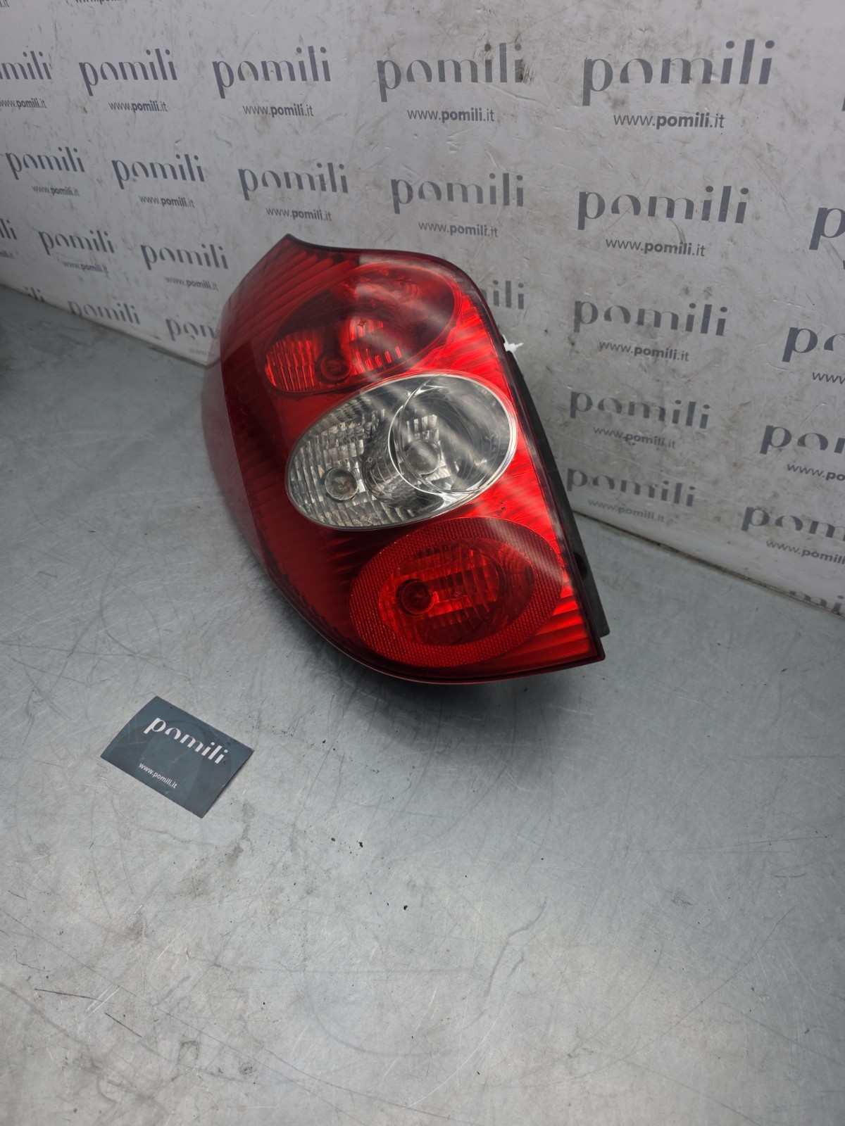 Pomili Fanaleria Renault Laguna II S.W. 8200002471 fanale posteriore sinistro usato