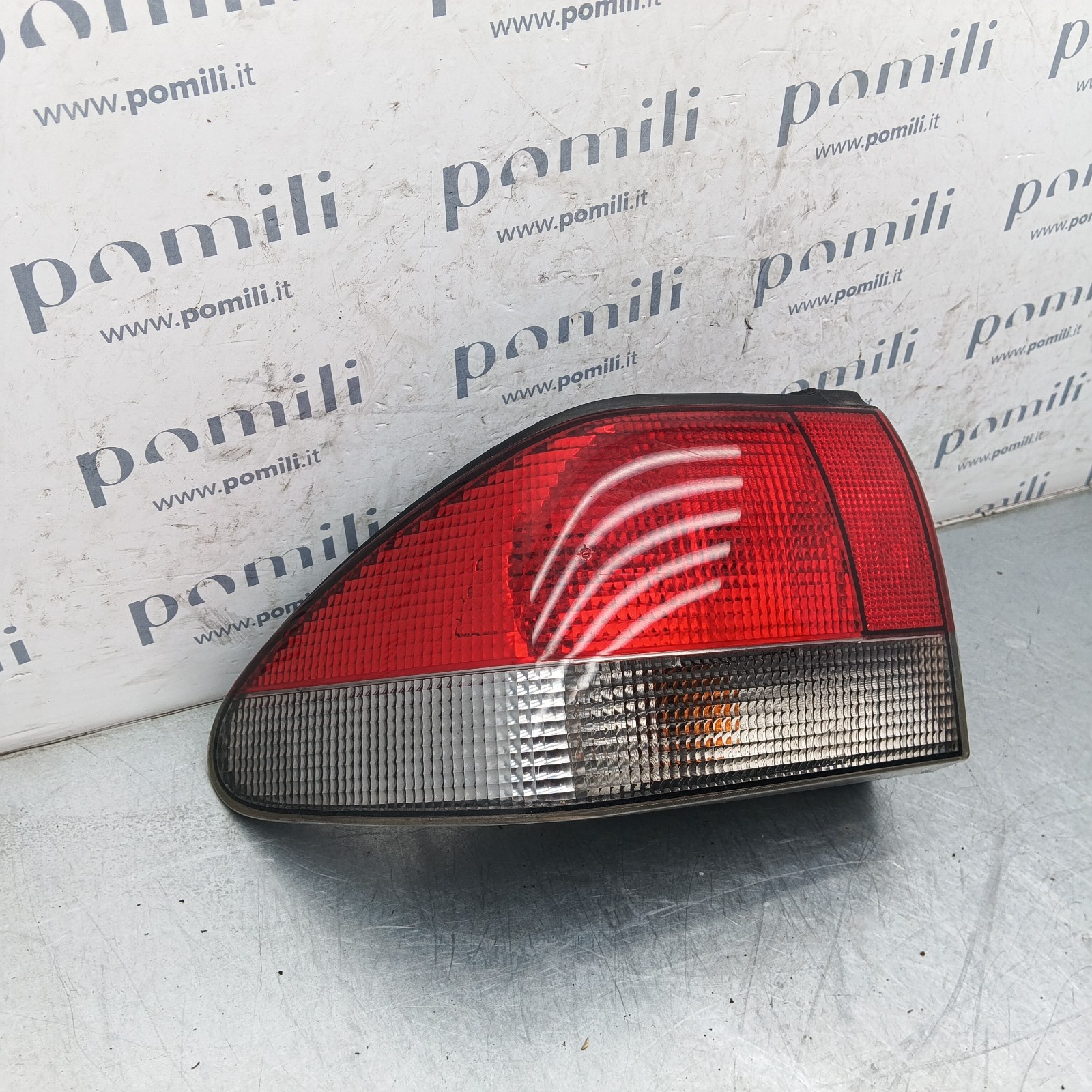 Pomili Fanaleria Fanale posteriore Saab 900 II Cabrio sinistro usato