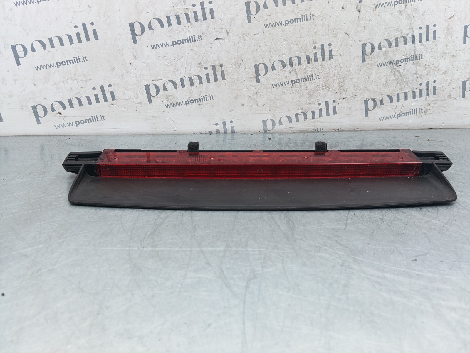 Pomili Fanaleria Terzo Stop Fanale centrale Audi A6 Avant 4F5945097 usato