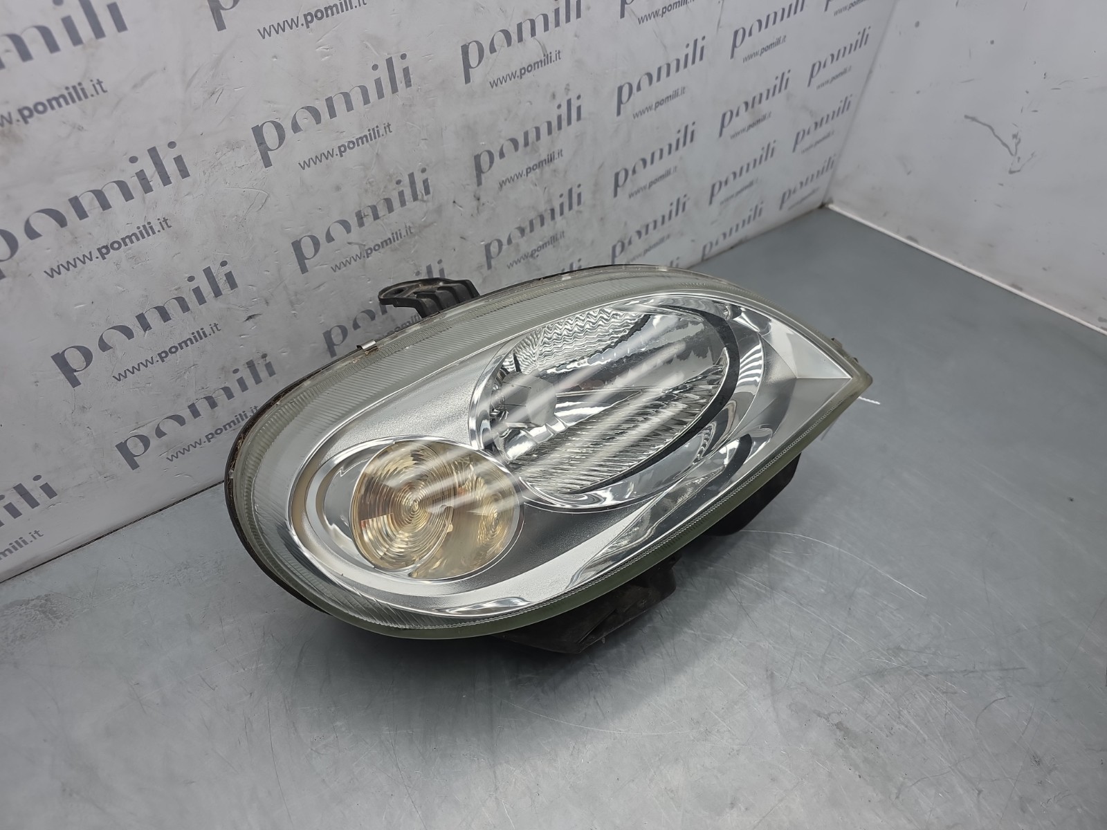 Pomili Fanaleria Citroen Saxo 89004404 faro anteriore destro usato