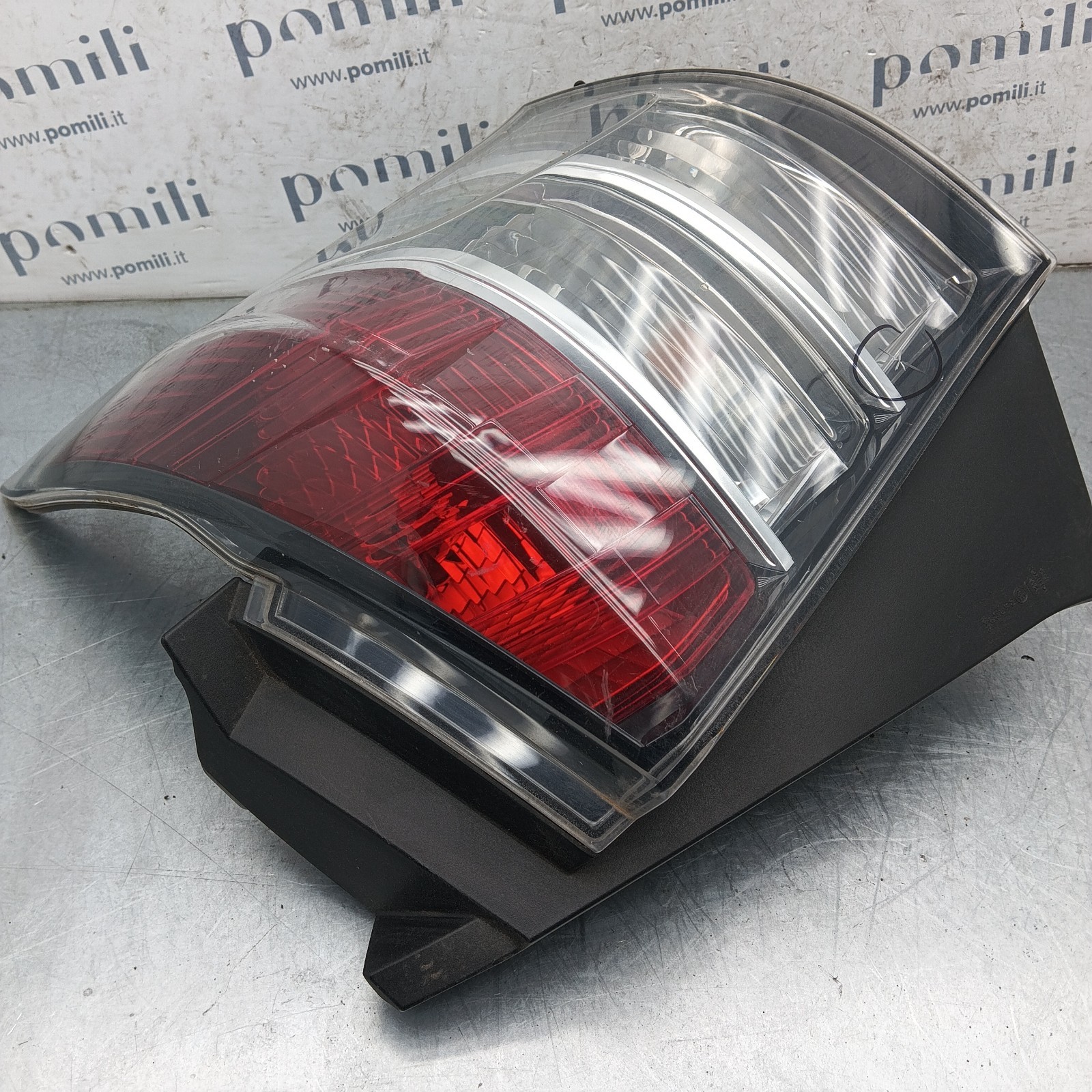 Pomili Fanaleria fanale posteriore destro Toyota IQ 8155174011 usato