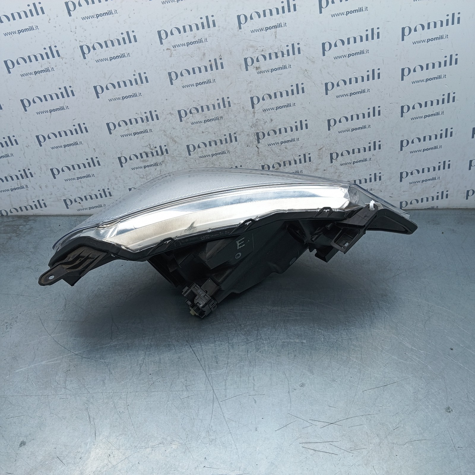 Pomili Fanaleria Toyota Yaris III faro anteriore sinistro versione base