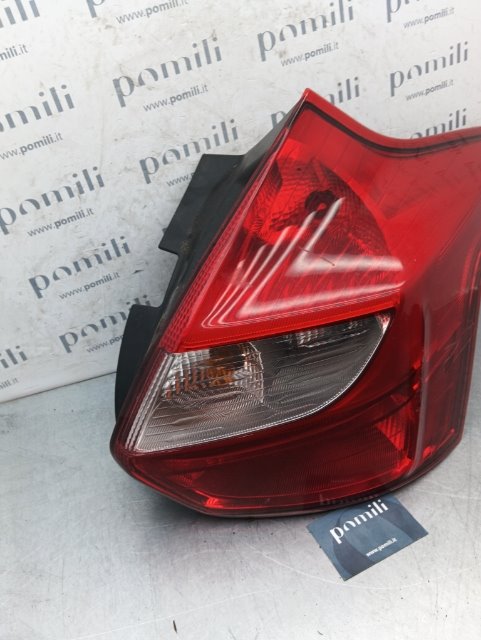 Pomili Fanaleria Ford Focus CB8 fanale posteriore destro